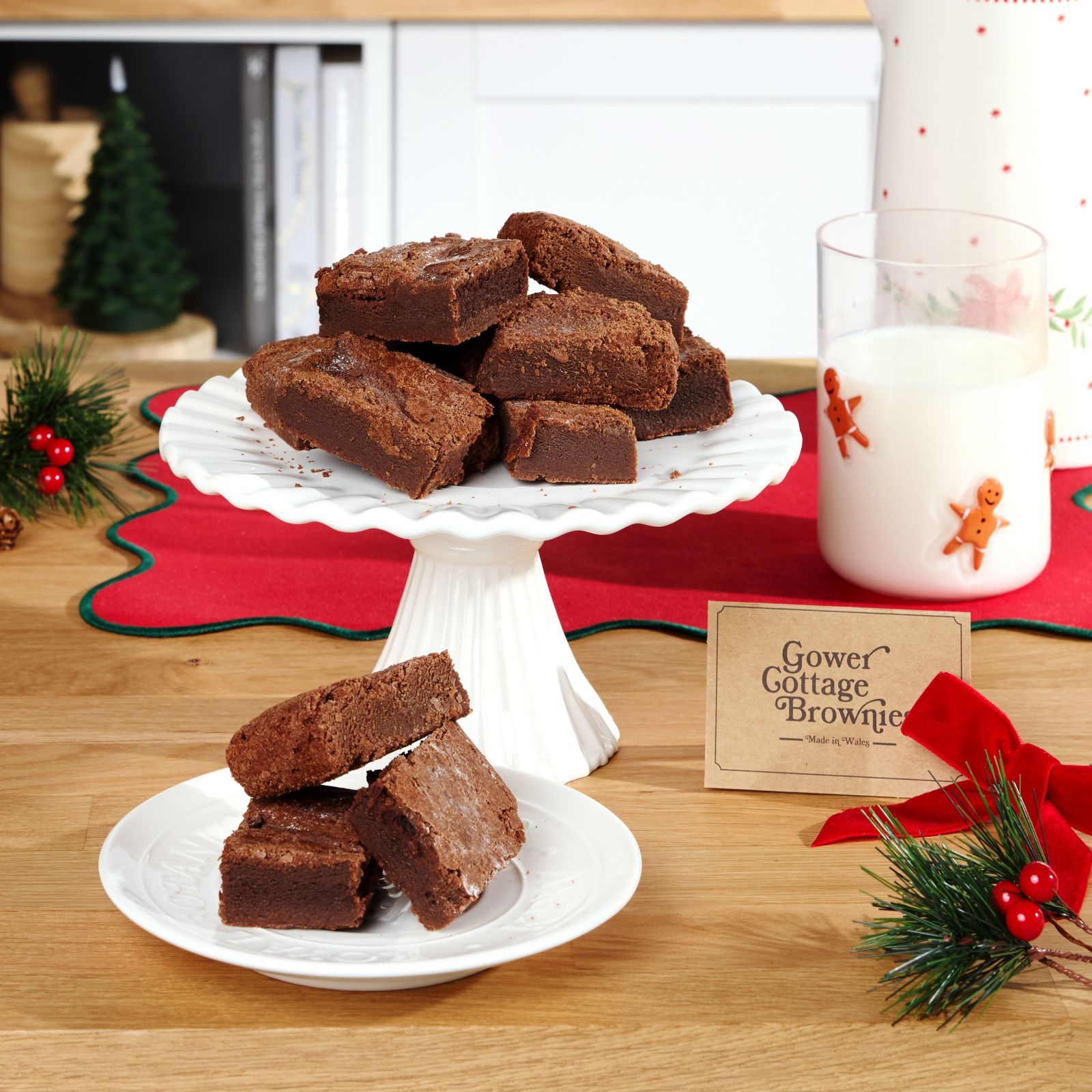 Gower Cottage Set of 12 Winter Flavour Brownies with Tin