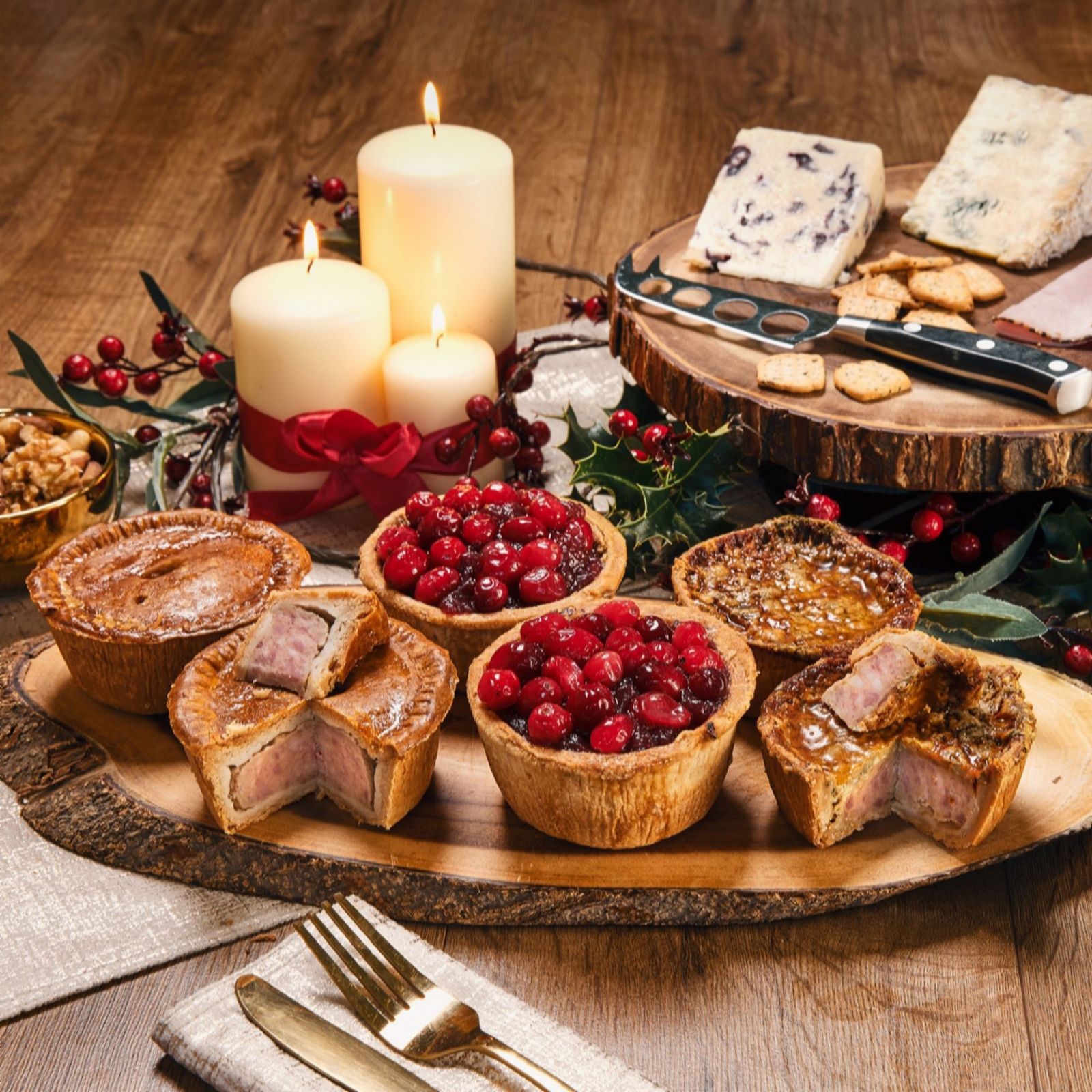 Toppings Ultimate Sausage Roll & Pork Pie 8 Piece Christmas Selection