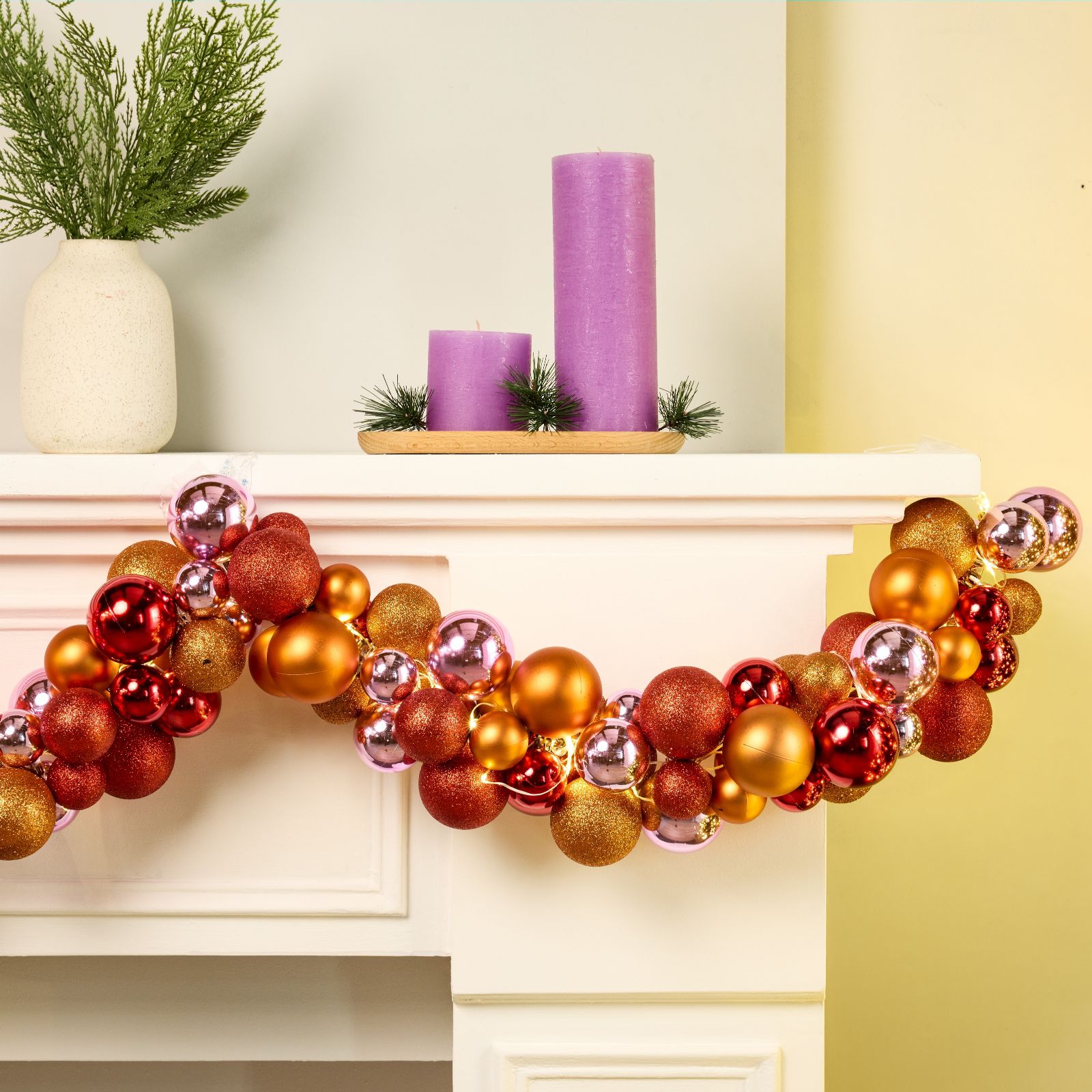 Home Stories 180cm Pre Lit Shatterproof Bauble Garland