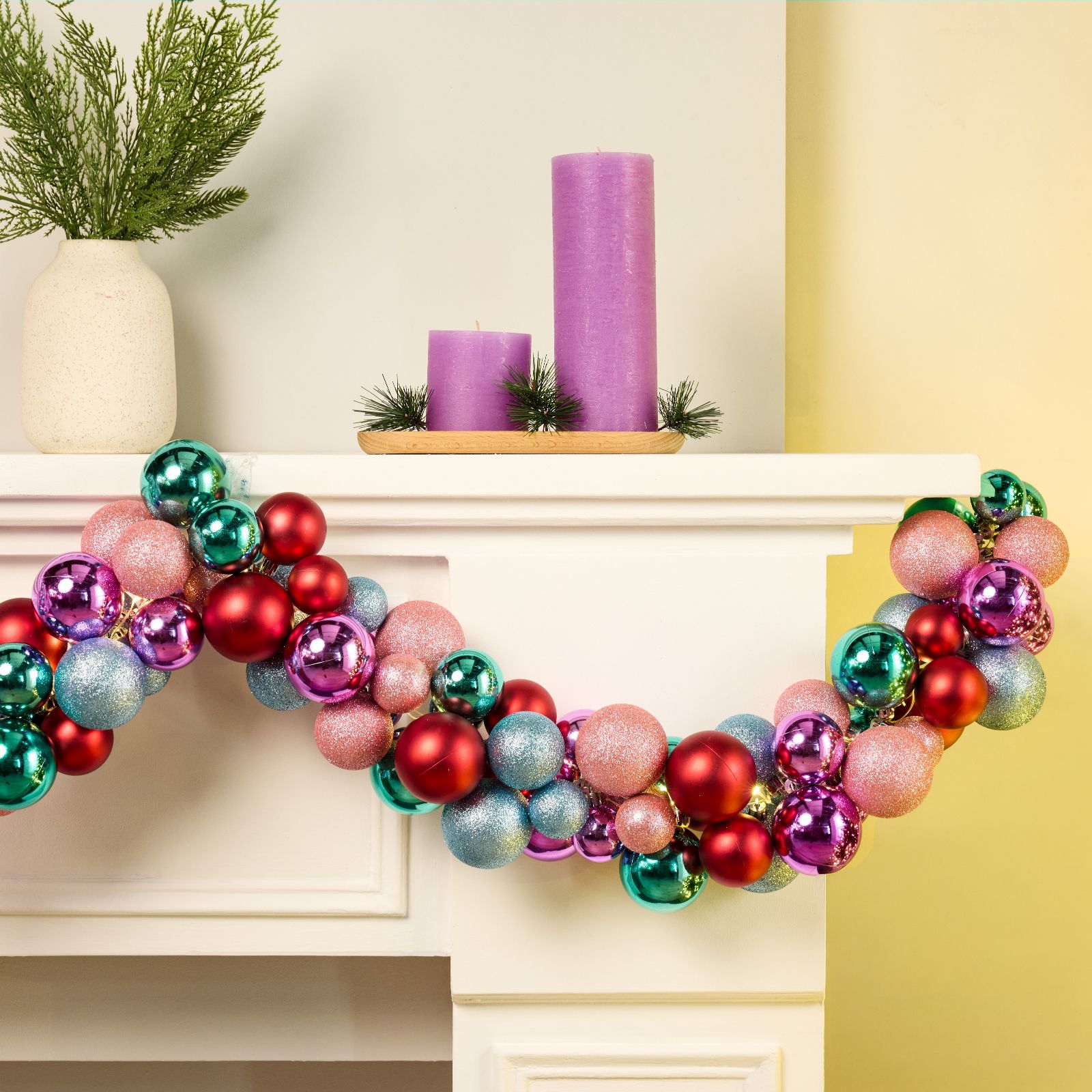 Home Stories 180cm Pre Lit Shatterproof Bauble Garland
