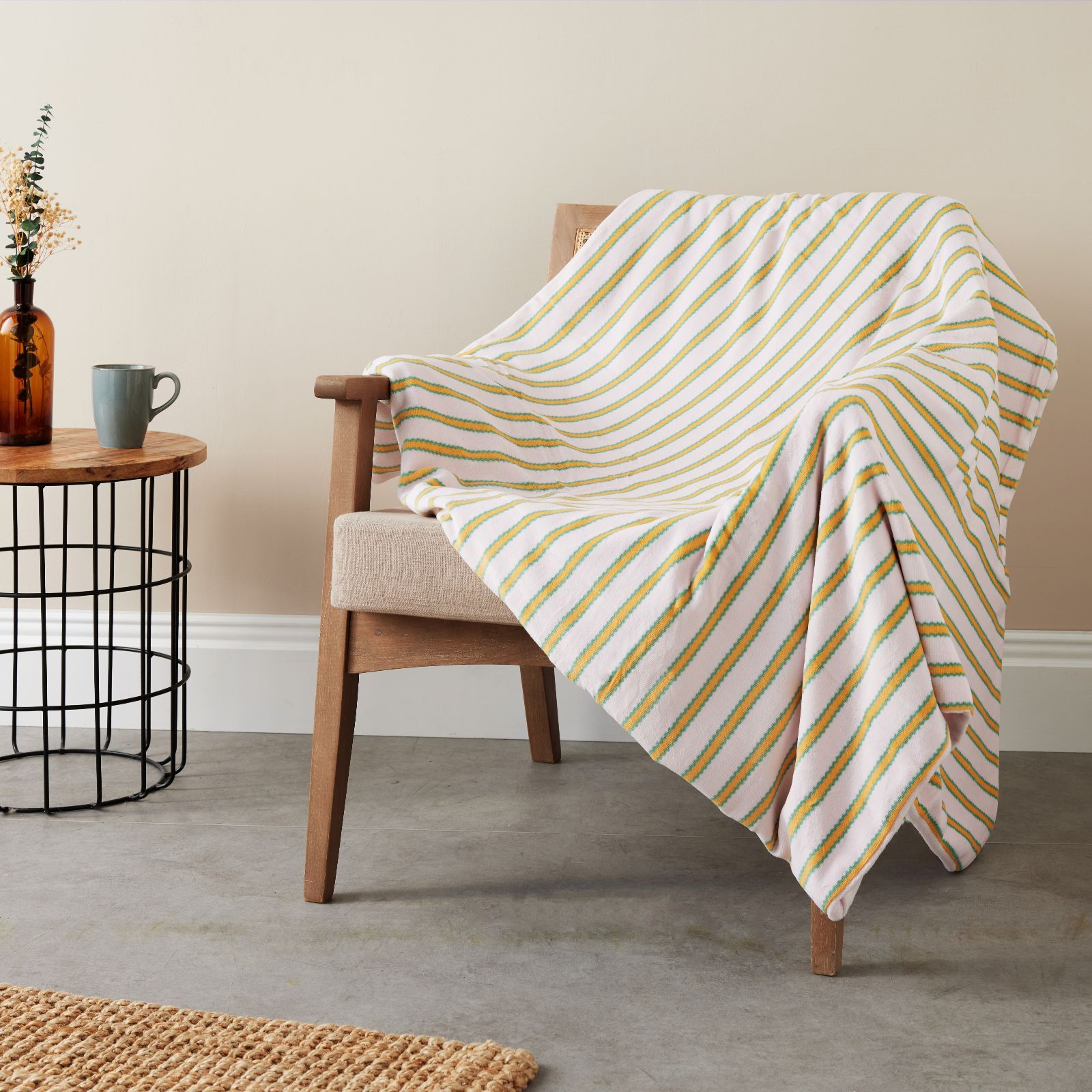 Sara by Sara Davies Printed Velvet Touch Throw with Fleece Reverse