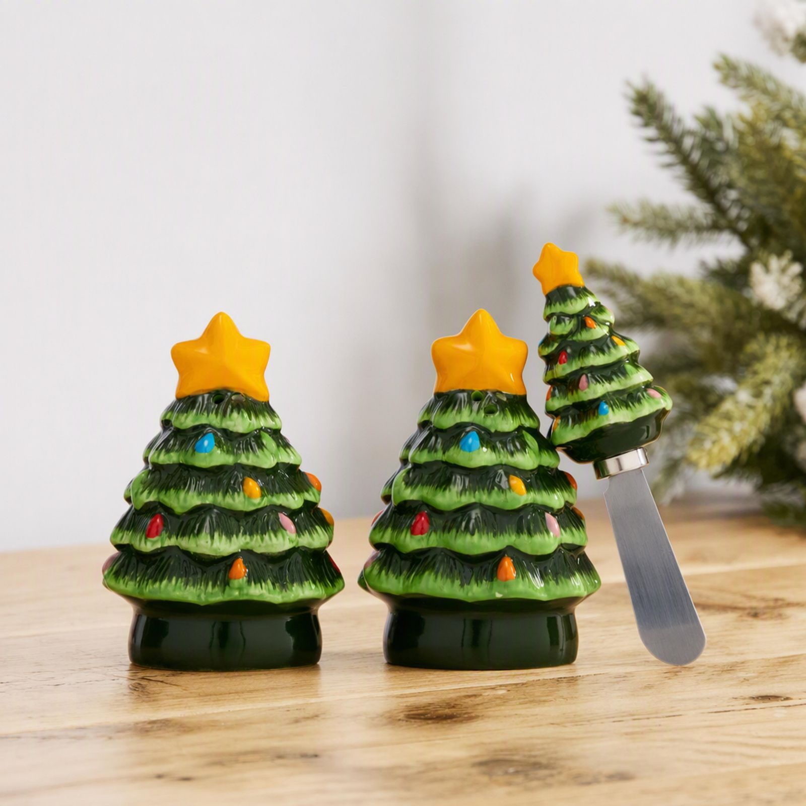 Mr Christmas Salt And Pepper Shakers And Spread Knife Set