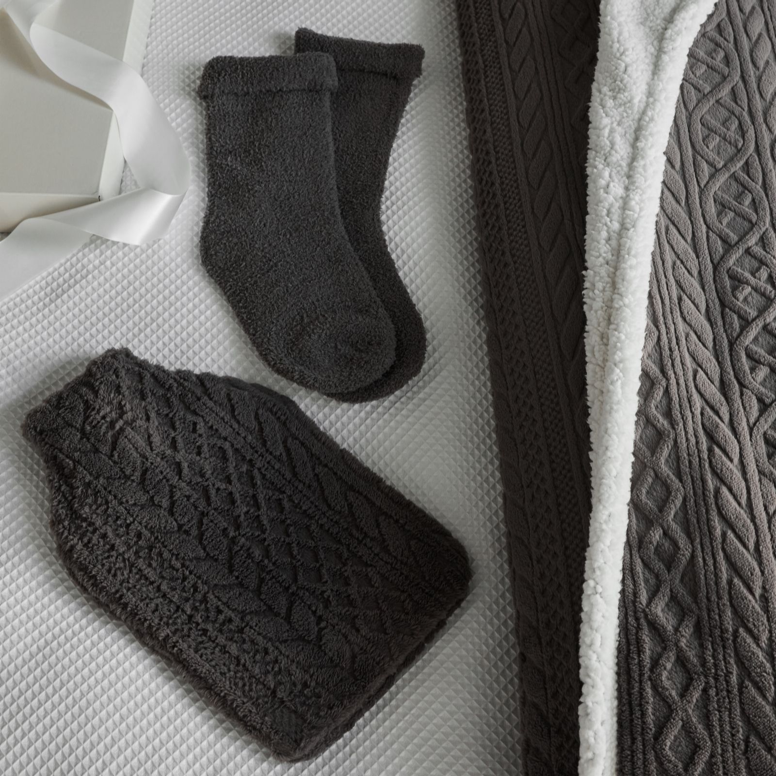 Cozee Home 'The Ultimate Winter Warmth' Giftbox Set