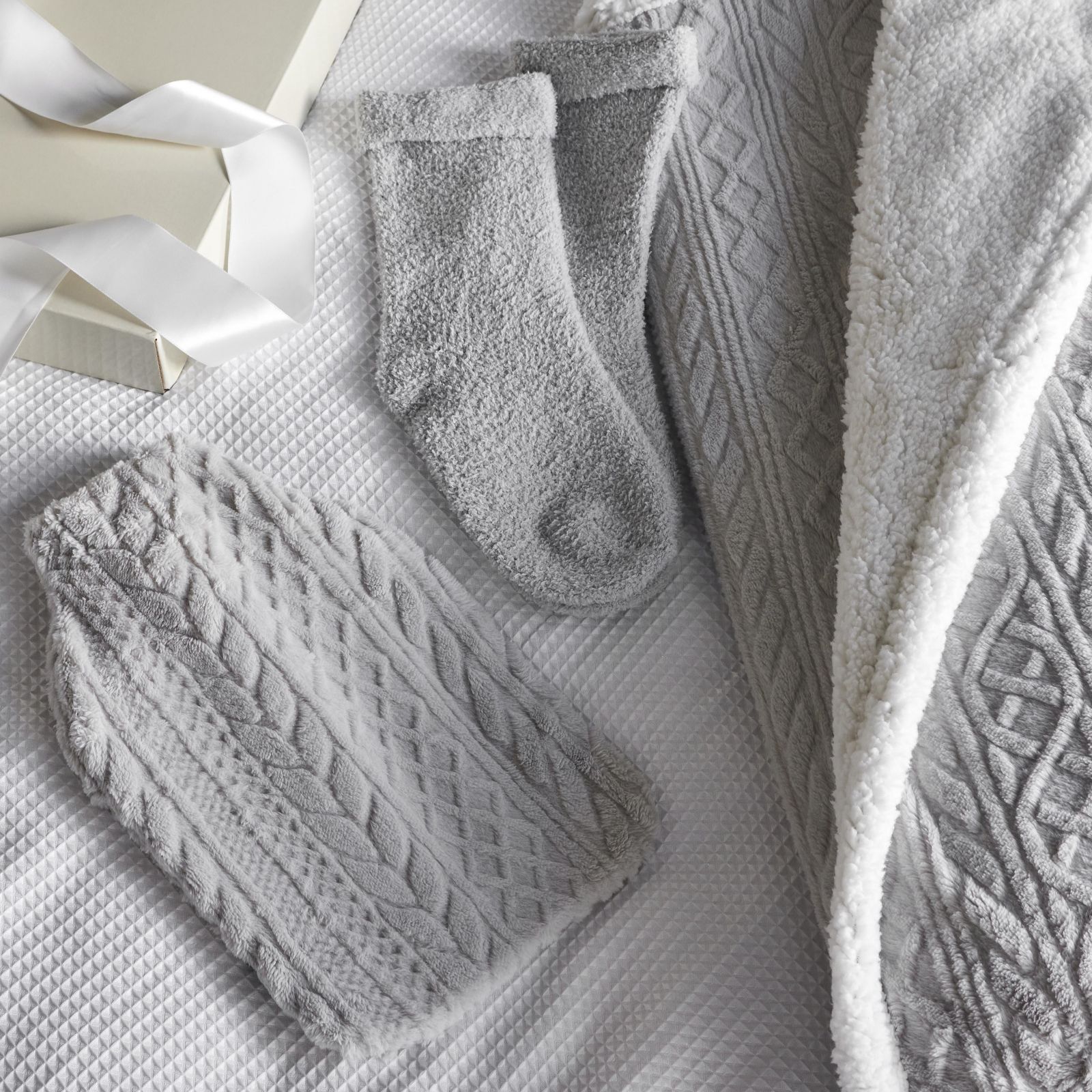 Cozee Home 'The Ultimate Winter Warmth' Giftbox Set