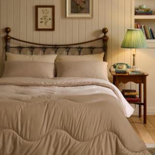 Night Lark Plain Dye 10.5 Tog Coverless Duvet