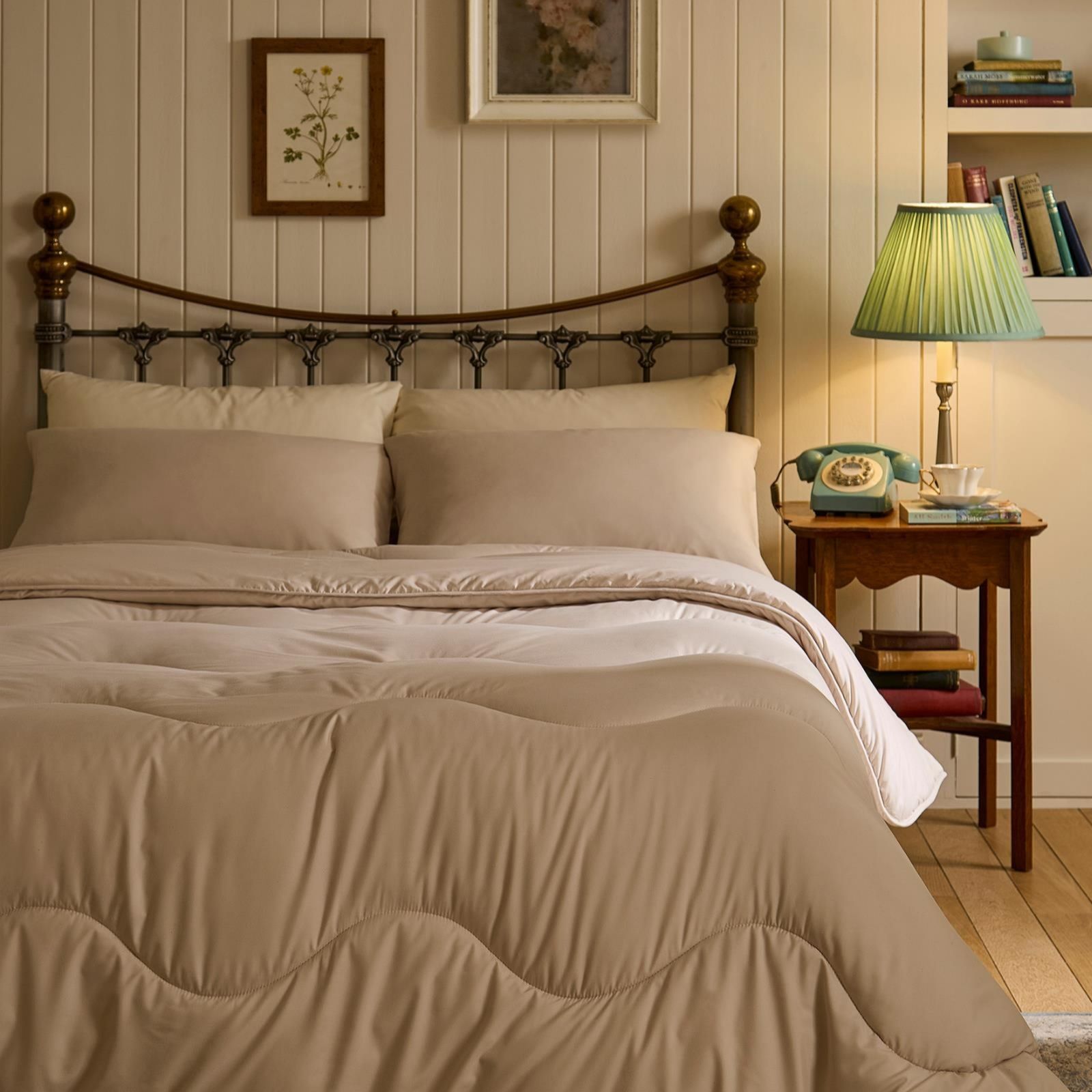 Night Lark Plain Dye 10.5 Tog Coverless Duvet