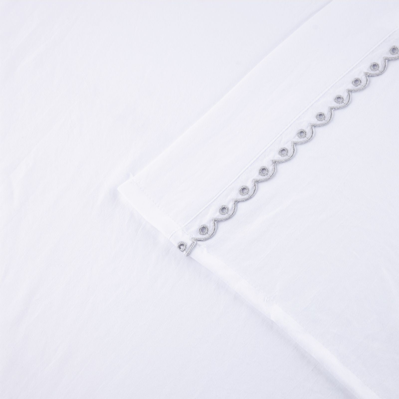 Outlet Supersoft by Cozee Home Flat Sheet with Eyelet Detail