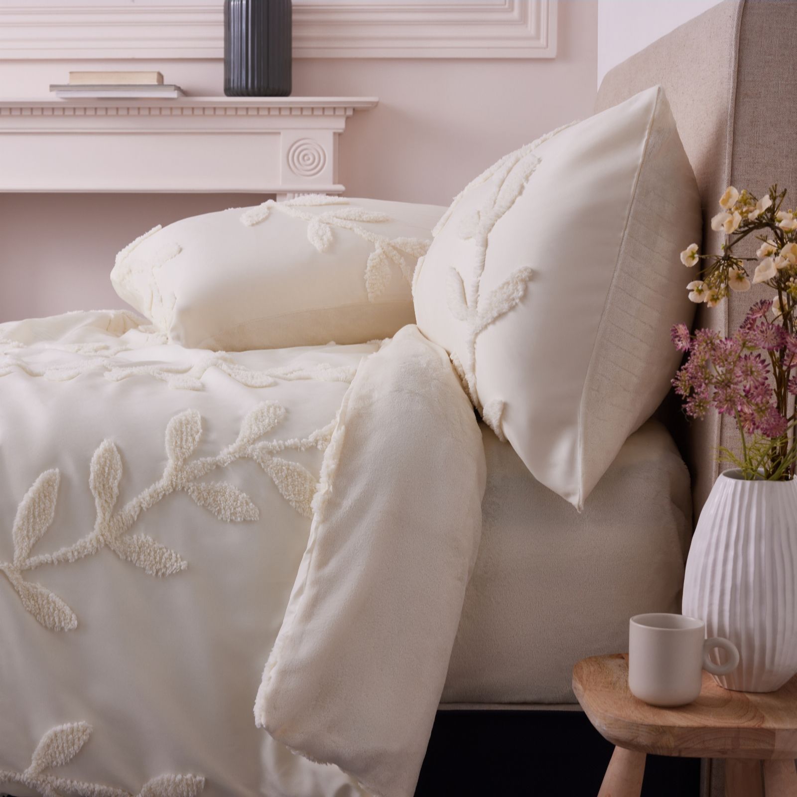 Cozee Home Tufted Vine Velvetsoft 4 Piece Duvet Set