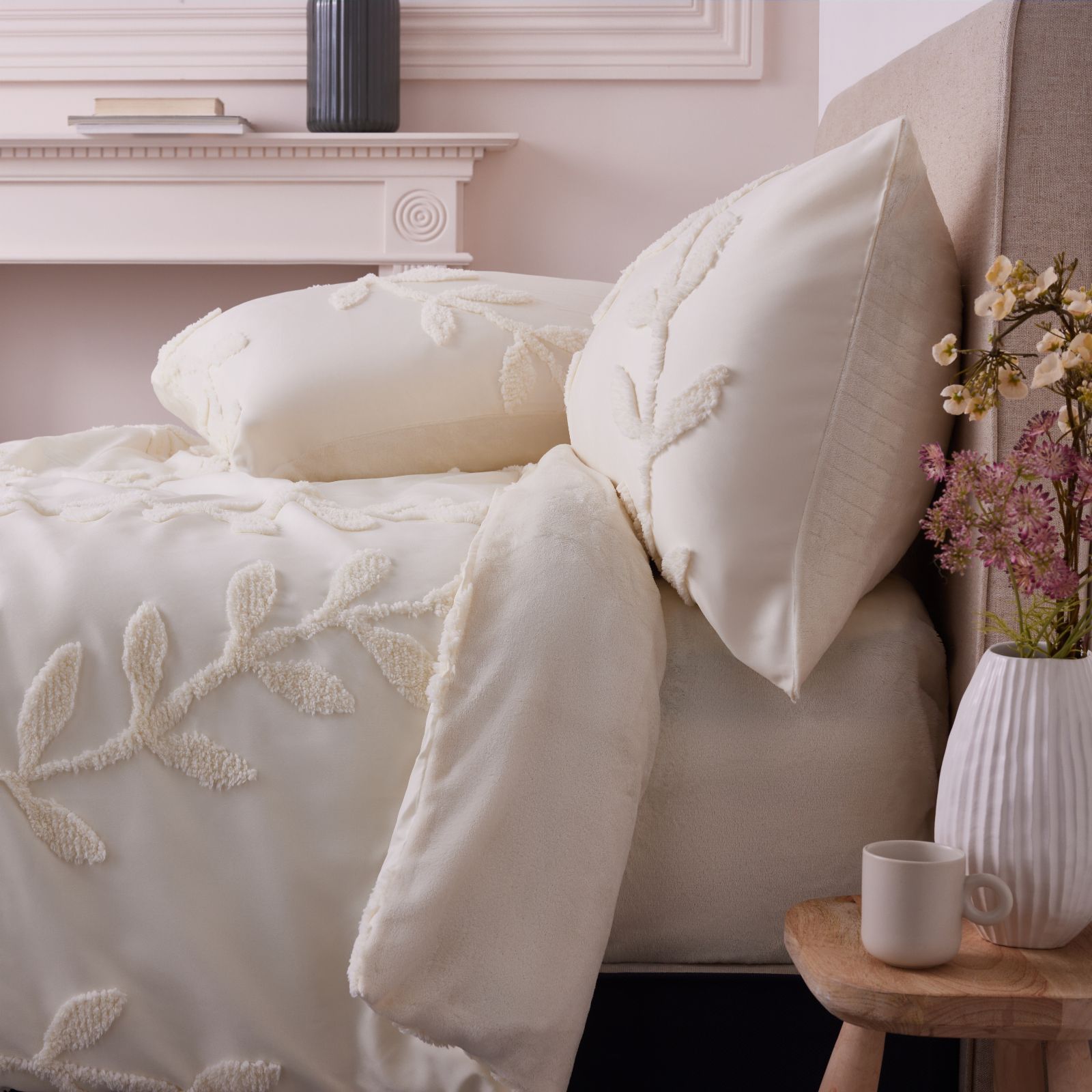 Cozee Home Tufted Vine Velvetsoft 4 Piece Duvet Set