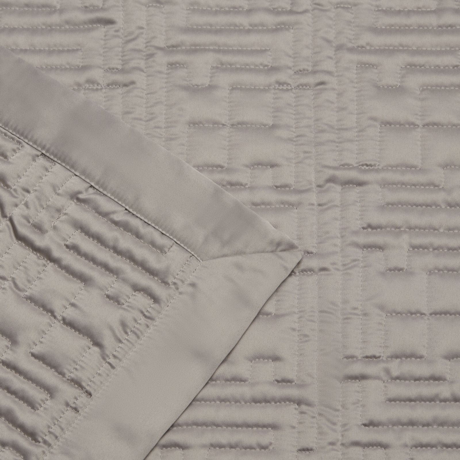 Outlet K by Kelly Hoppen Geo Satin Bedspread and Shams