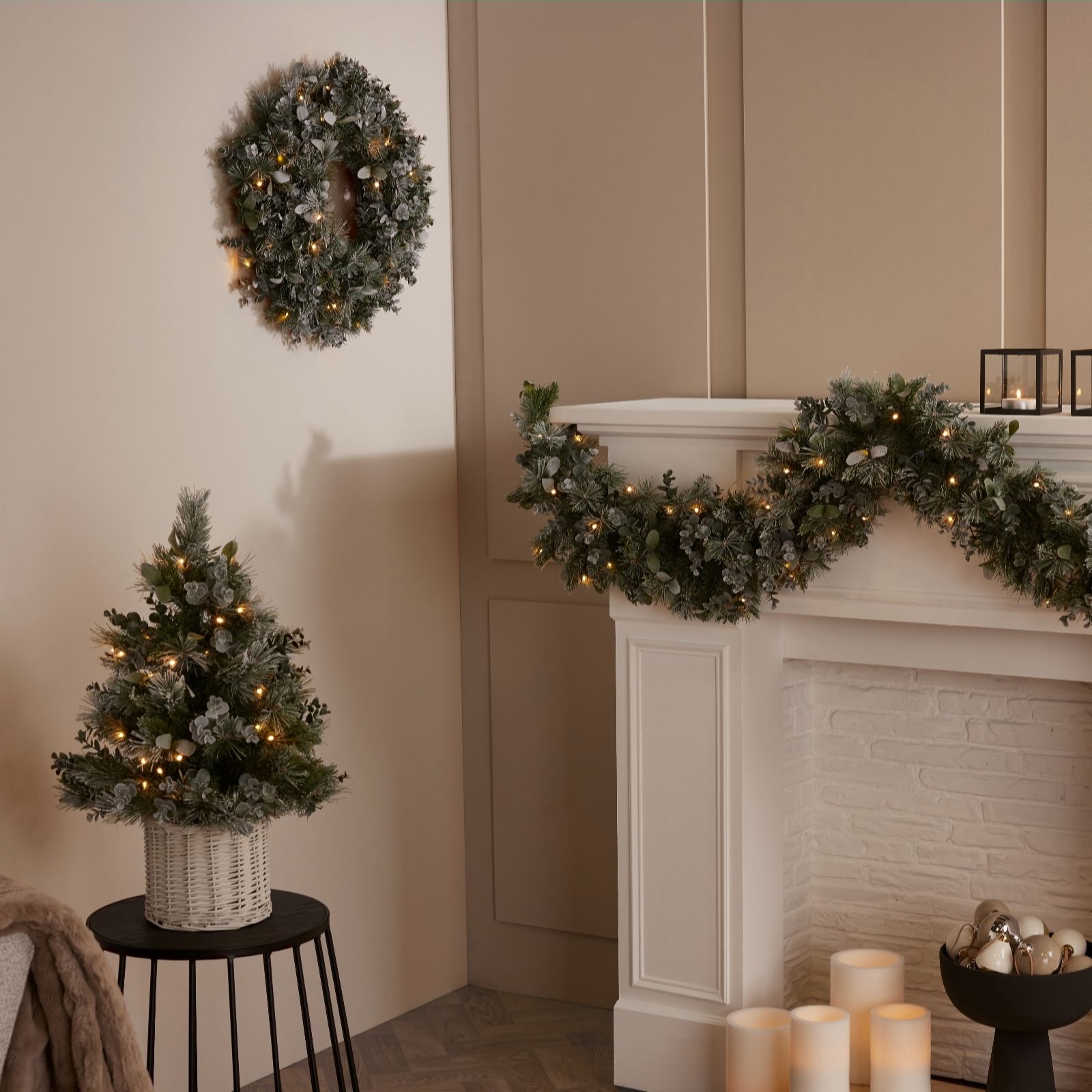 Outlet K by Kelly Hoppen Cotswolds Greenery Christmas Decoration QVC UK