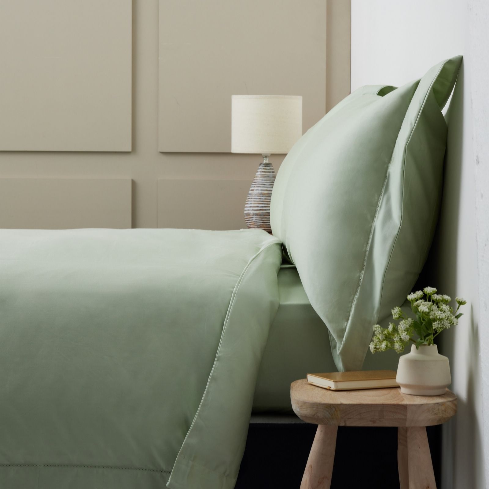 Outlet Northern Nights 400TC Cotton Tencel 4 Piece Stitch Detail