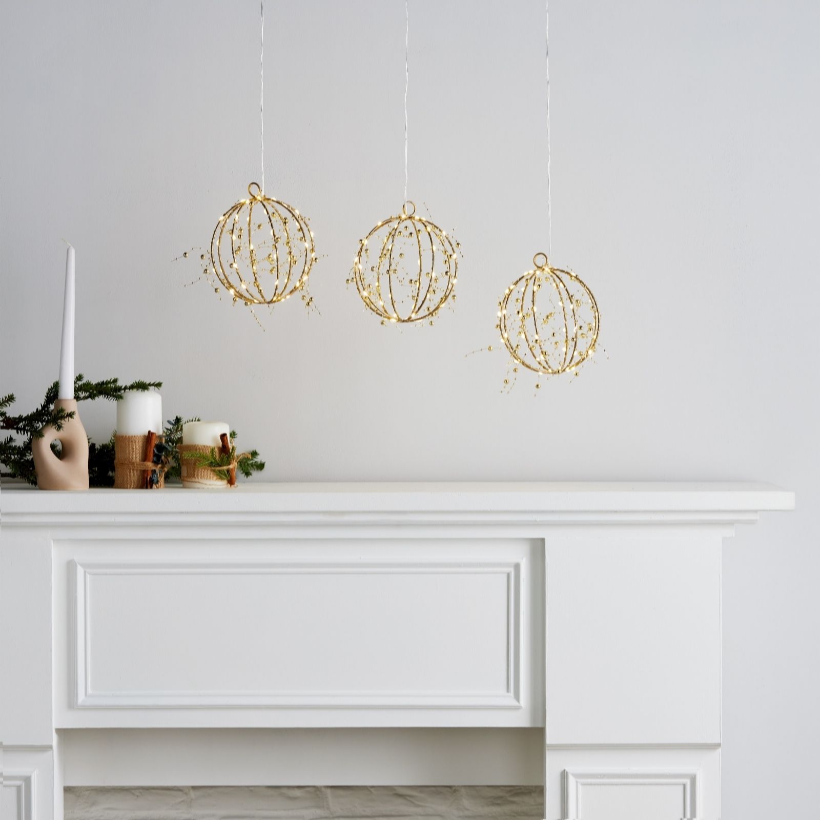 Outlet Sara Davies Set of 3 Pre Lit Beaded Sphere's