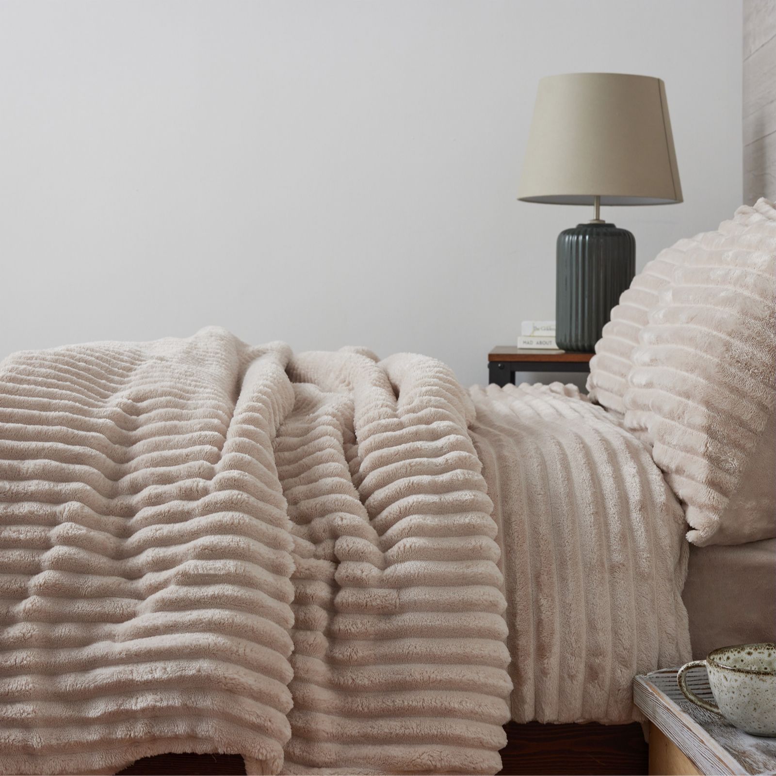 Cozee Home Ribbed Filled Cocoon Bedspread