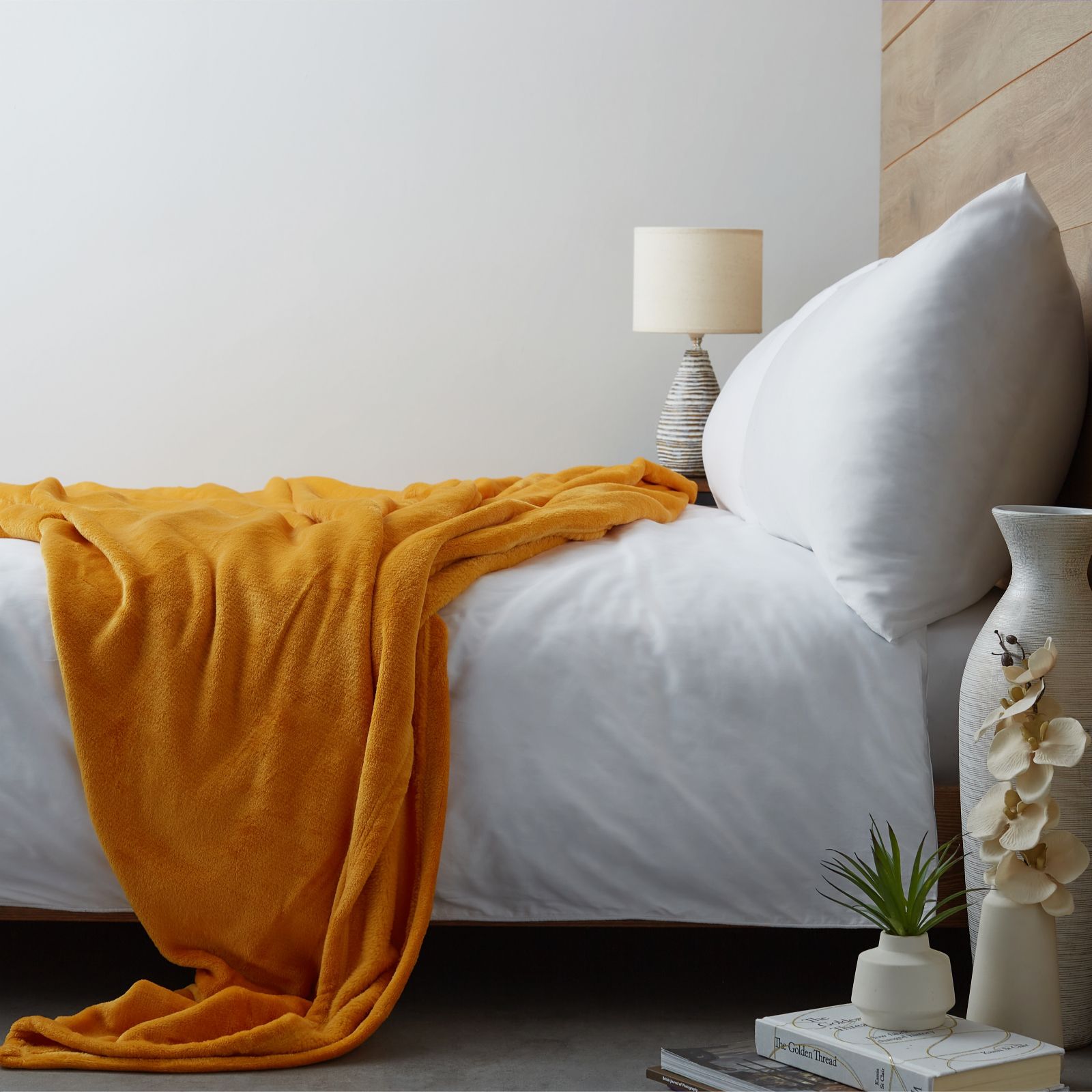 Cozee Home Family Oversize Velvetsoft Throw