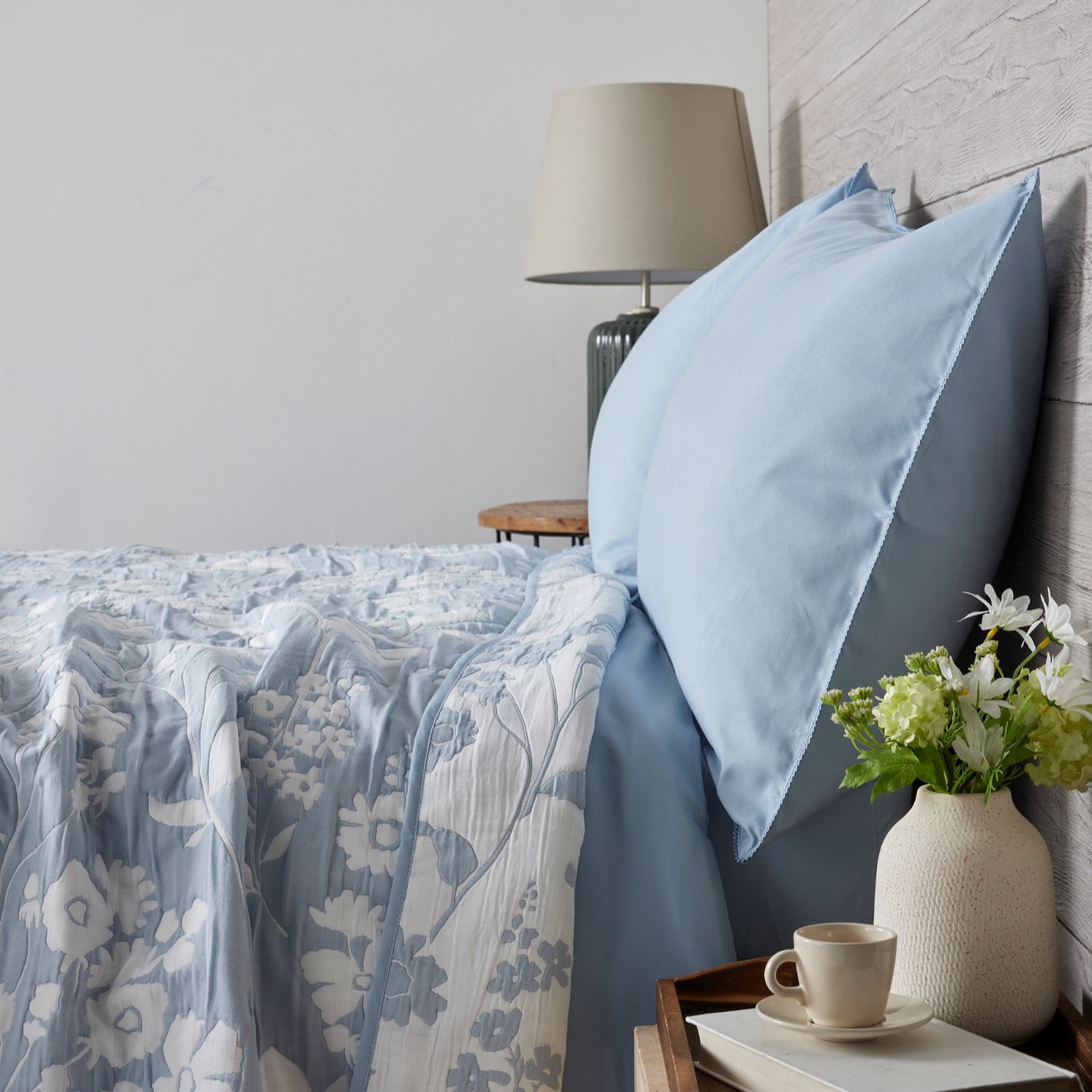 Cozee Home Reversible Floral Matelasse Throw
