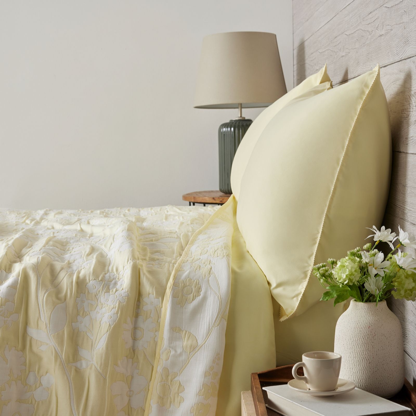 Cozee Home Reversible Floral Matelasse Throw