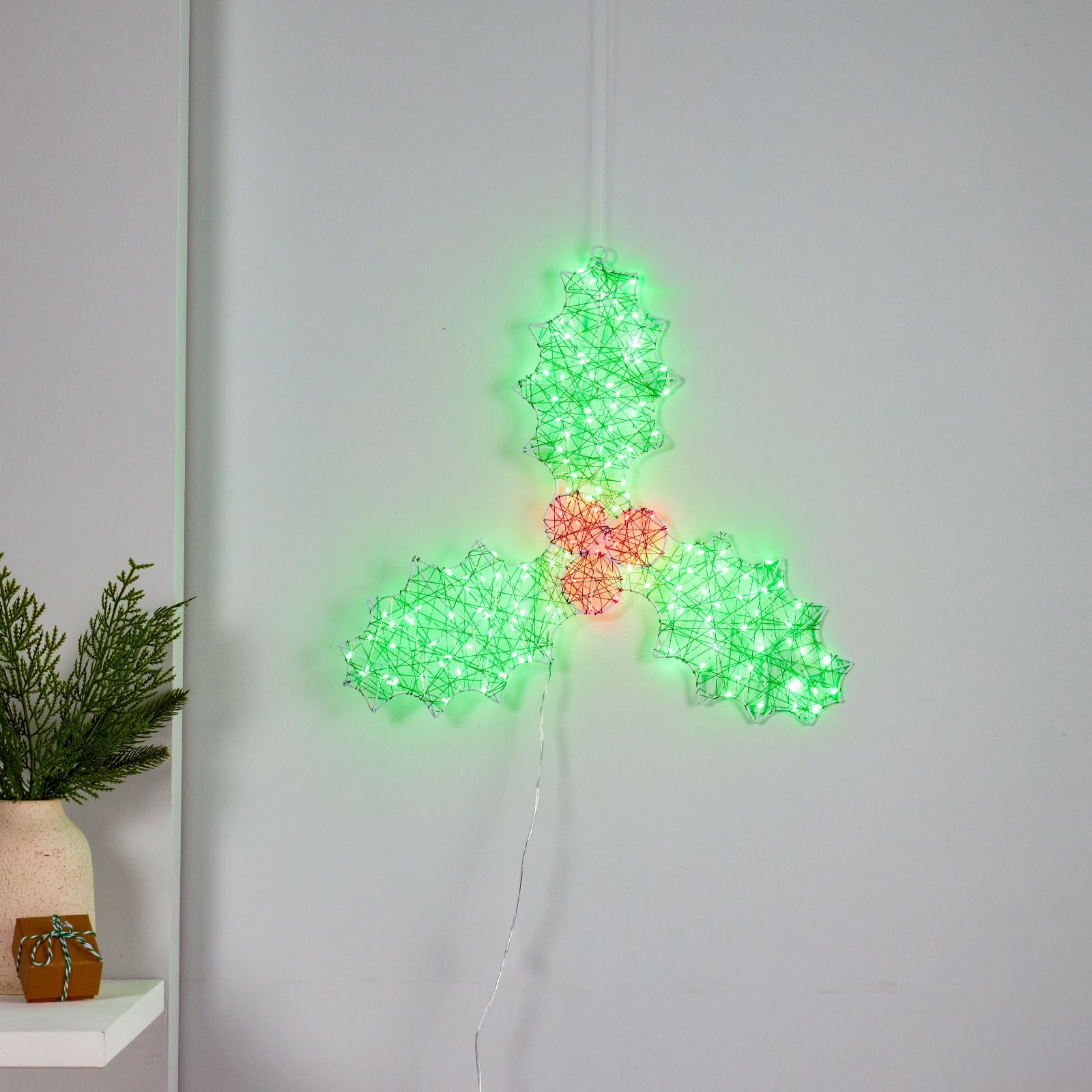Festive Indoor / Outdoor Pre Lit Twinkling Light Decor