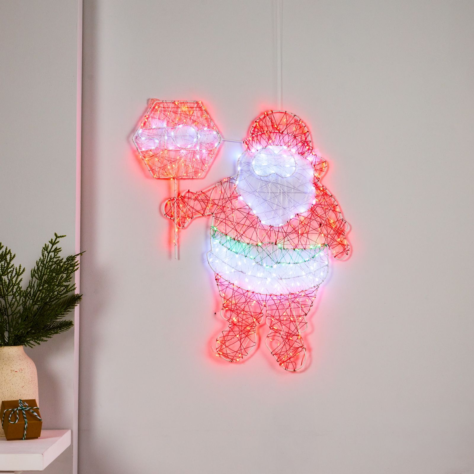 Festive Indoor / Outdoor Pre Lit Twinkling Light Decor