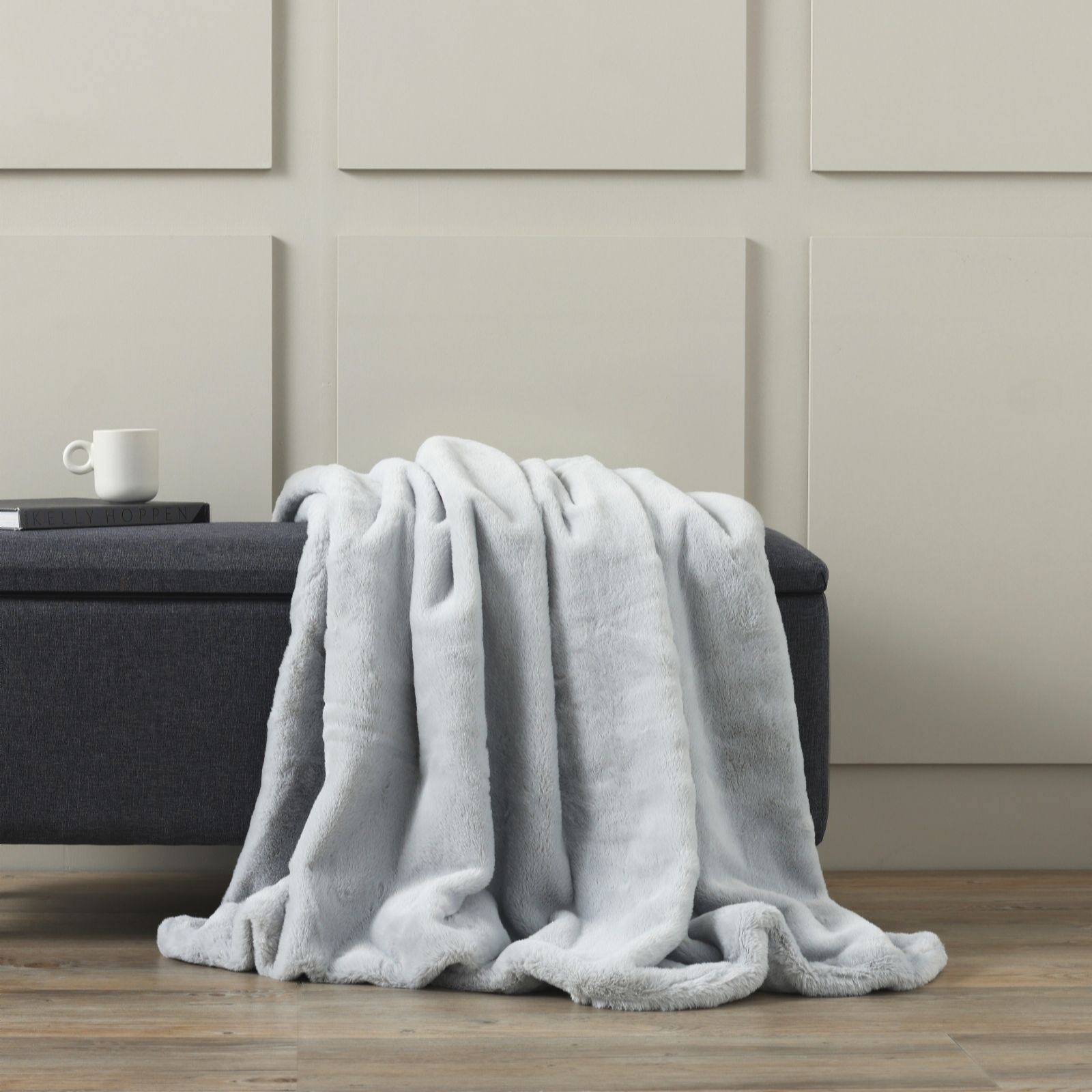 Outlet K by Kelly Hoppen Luxury Faux Fur Throw