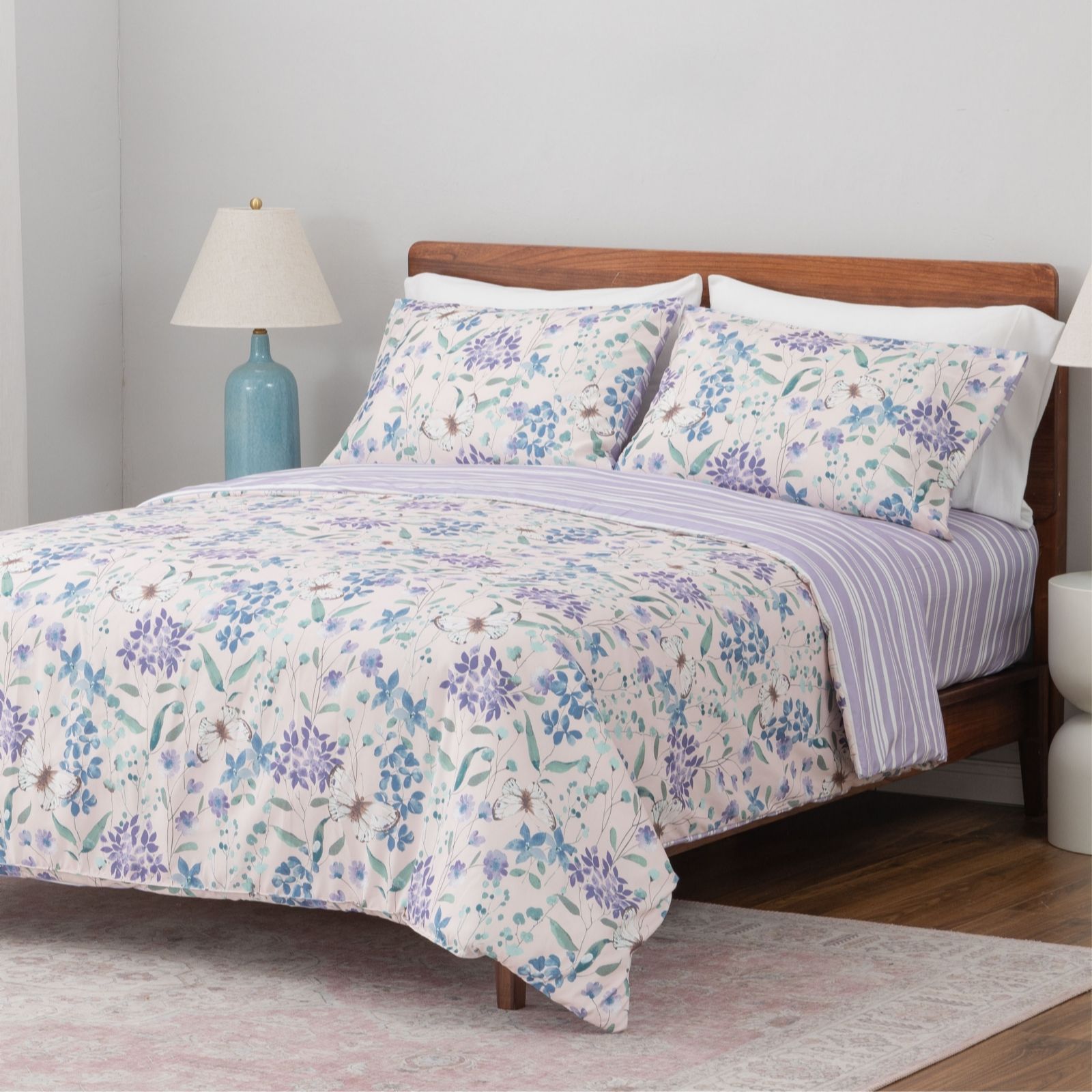 Supersoft by Cozee Home Reversible Butterfly Floral 4 Piece Duvet Set