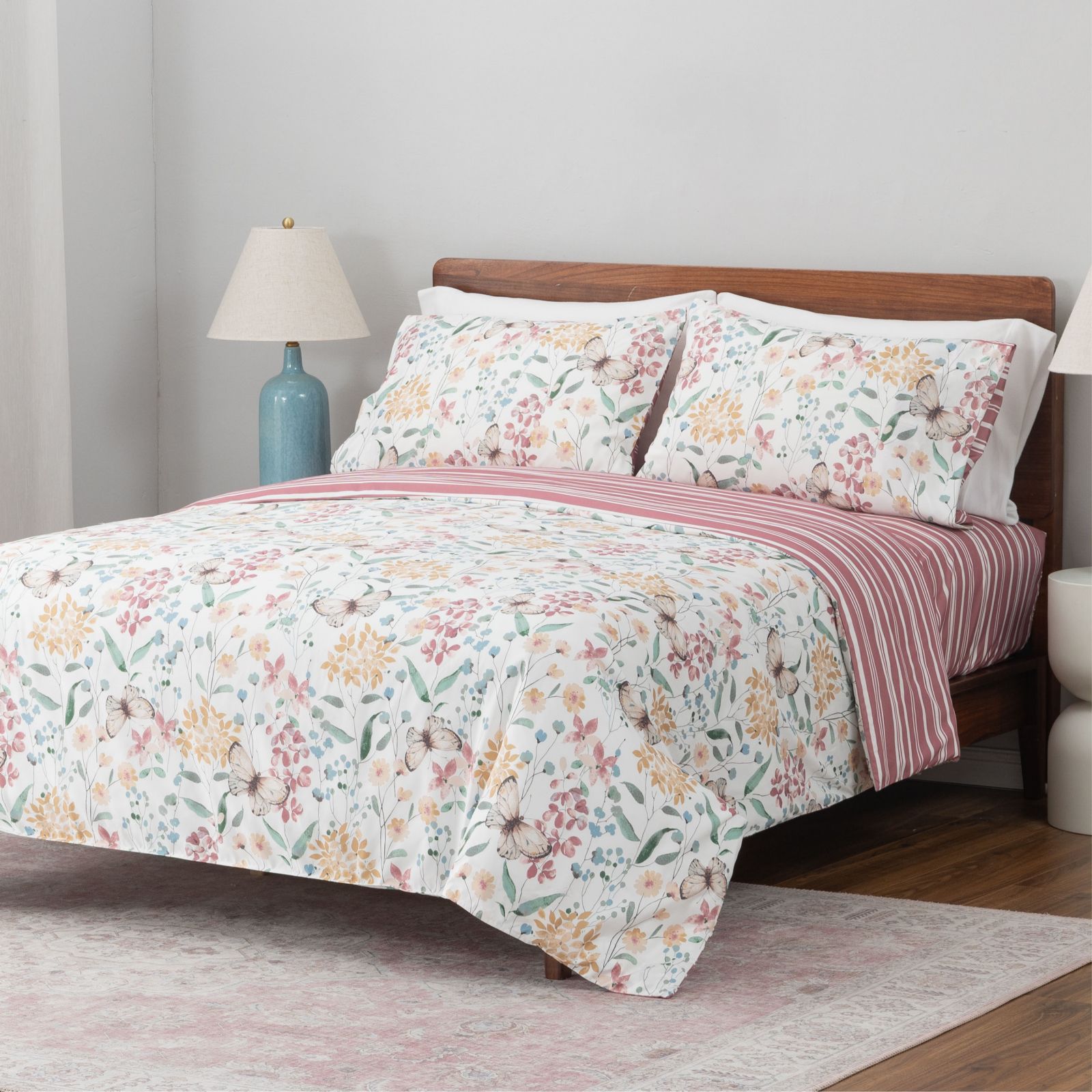 Supersoft by Cozee Home Reversible Butterfly Floral 4 Piece Duvet Set