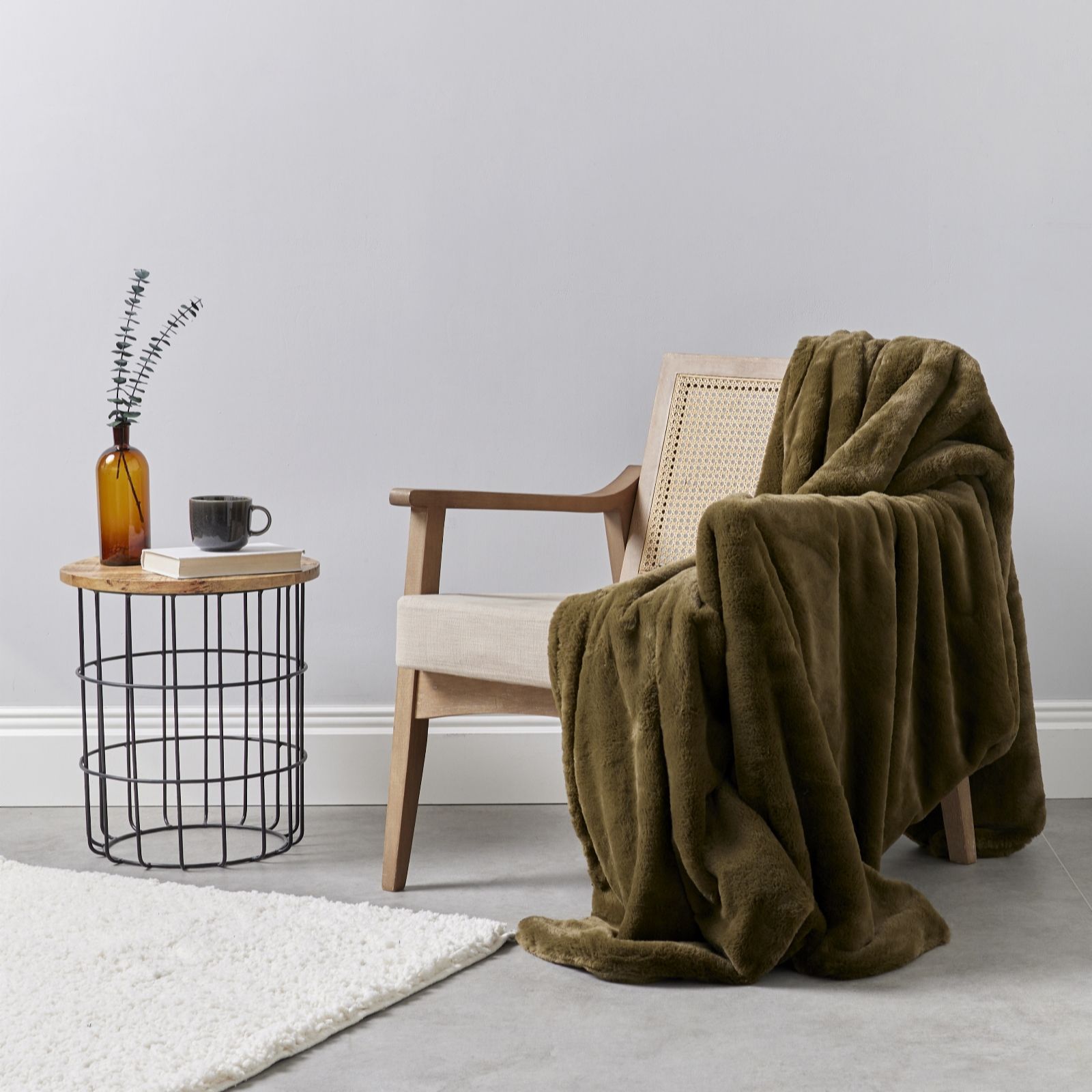  Cozee Home Supreme Soft Double Sided Faux Fur Throw