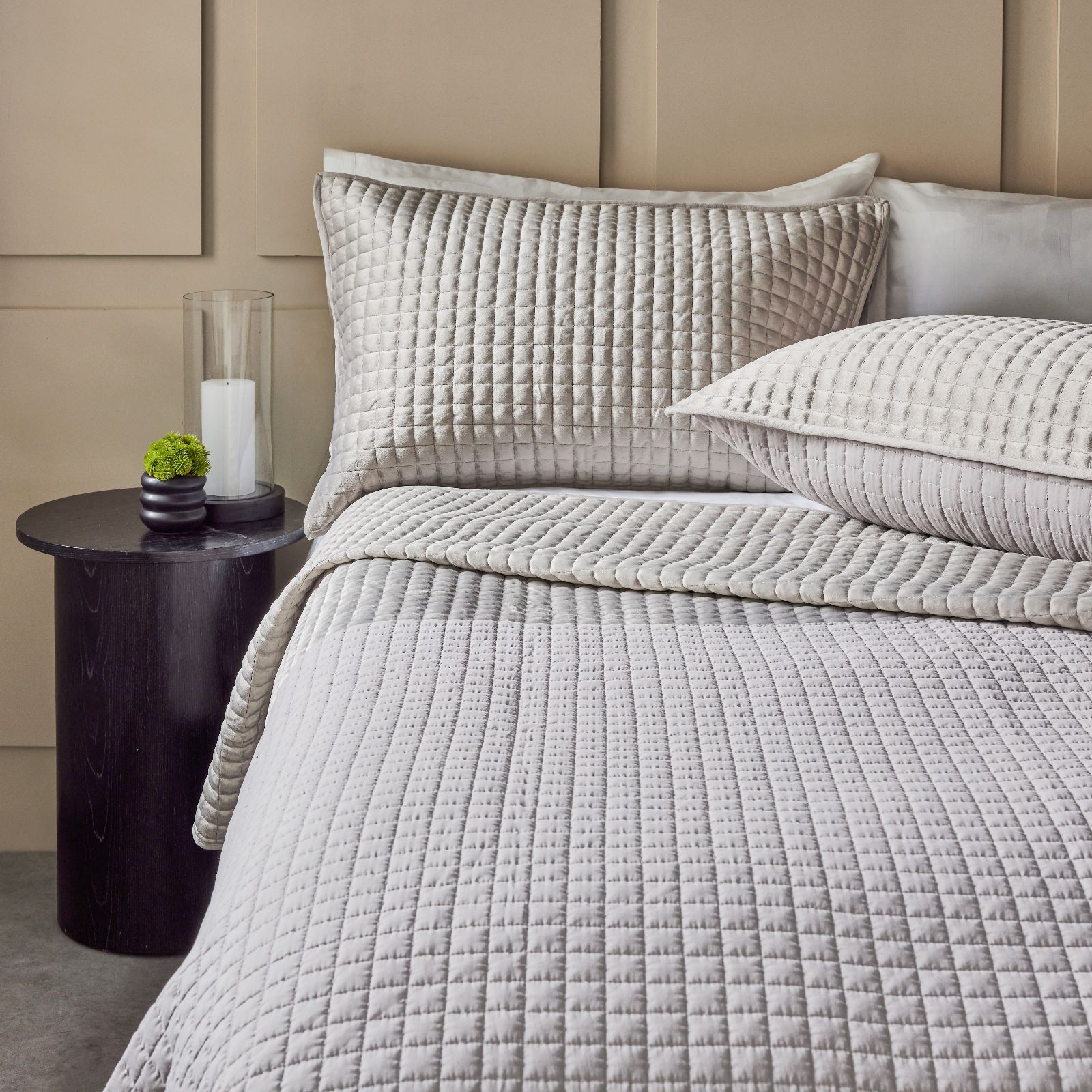K by Kelly Hoppen Quilted Bedspread and Set of 2 Decorative Pillowcases