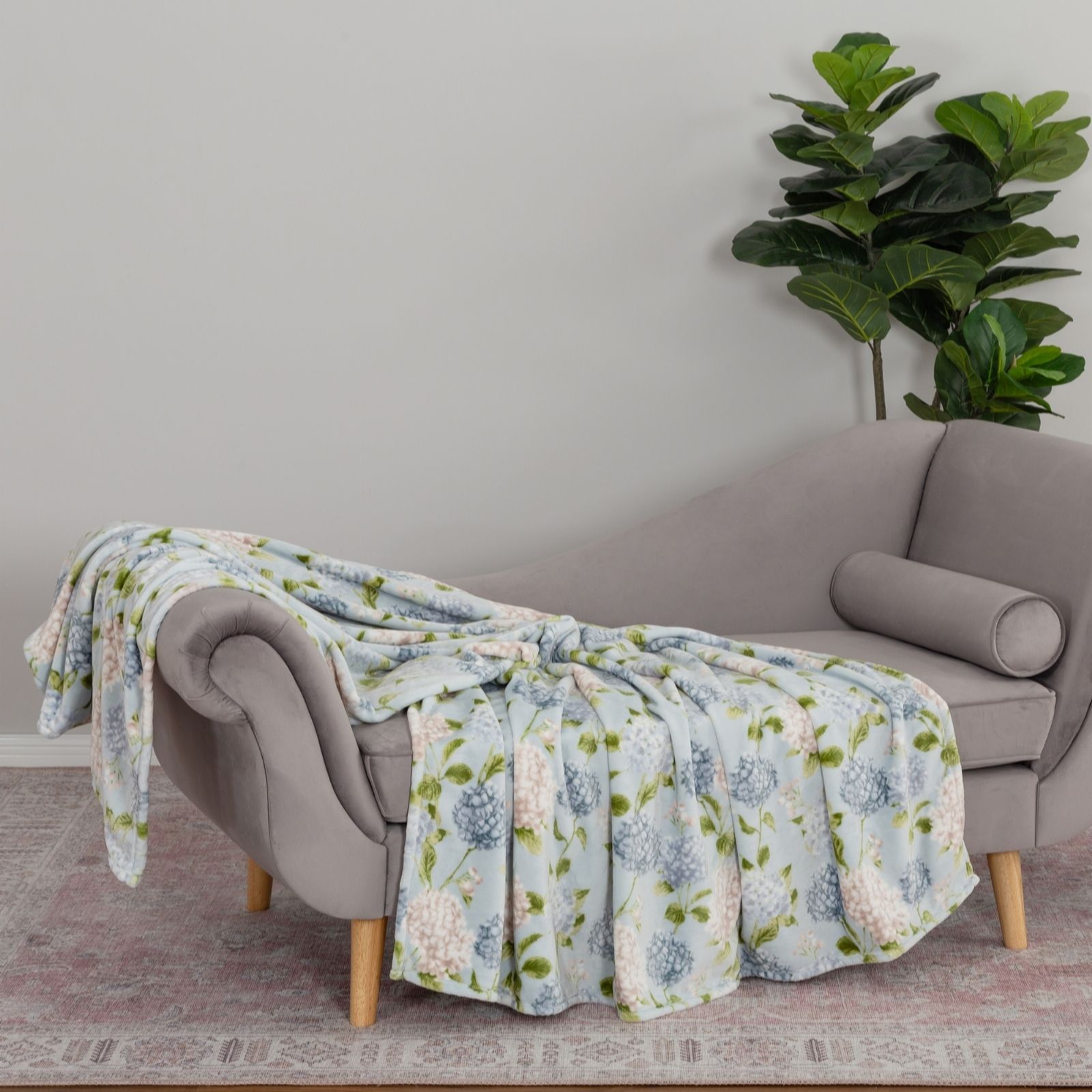 Outlet Cozee Home Velvetsoft Floral Printed Throw in Giftbox