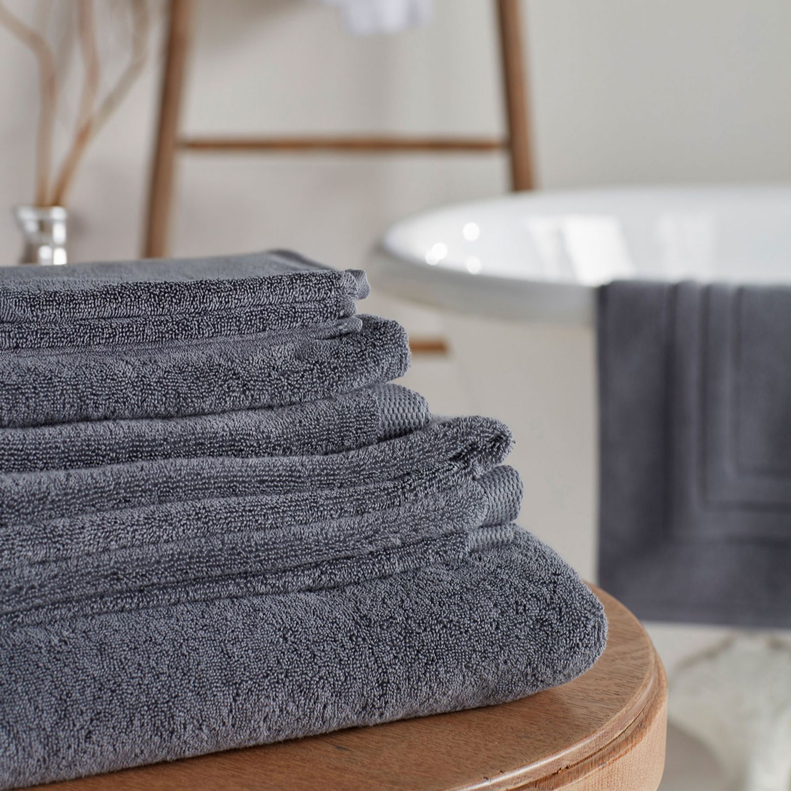 Secret Linen Store Luxury 100% Cotton 4 Piece Sheet & Hand Towel Bundle