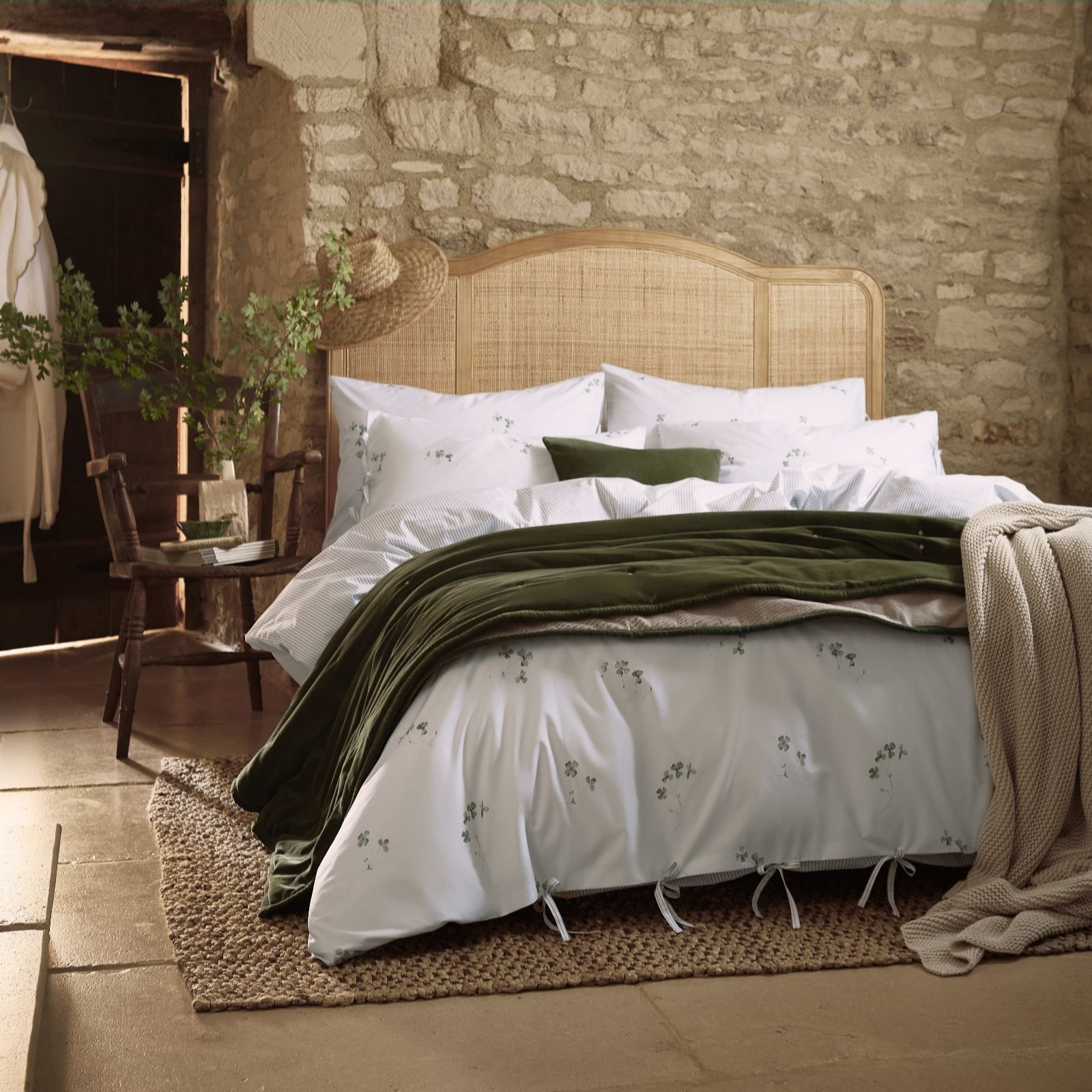 Christy Clover Print 100% Cotton Percale 3 Piece Duvet Set