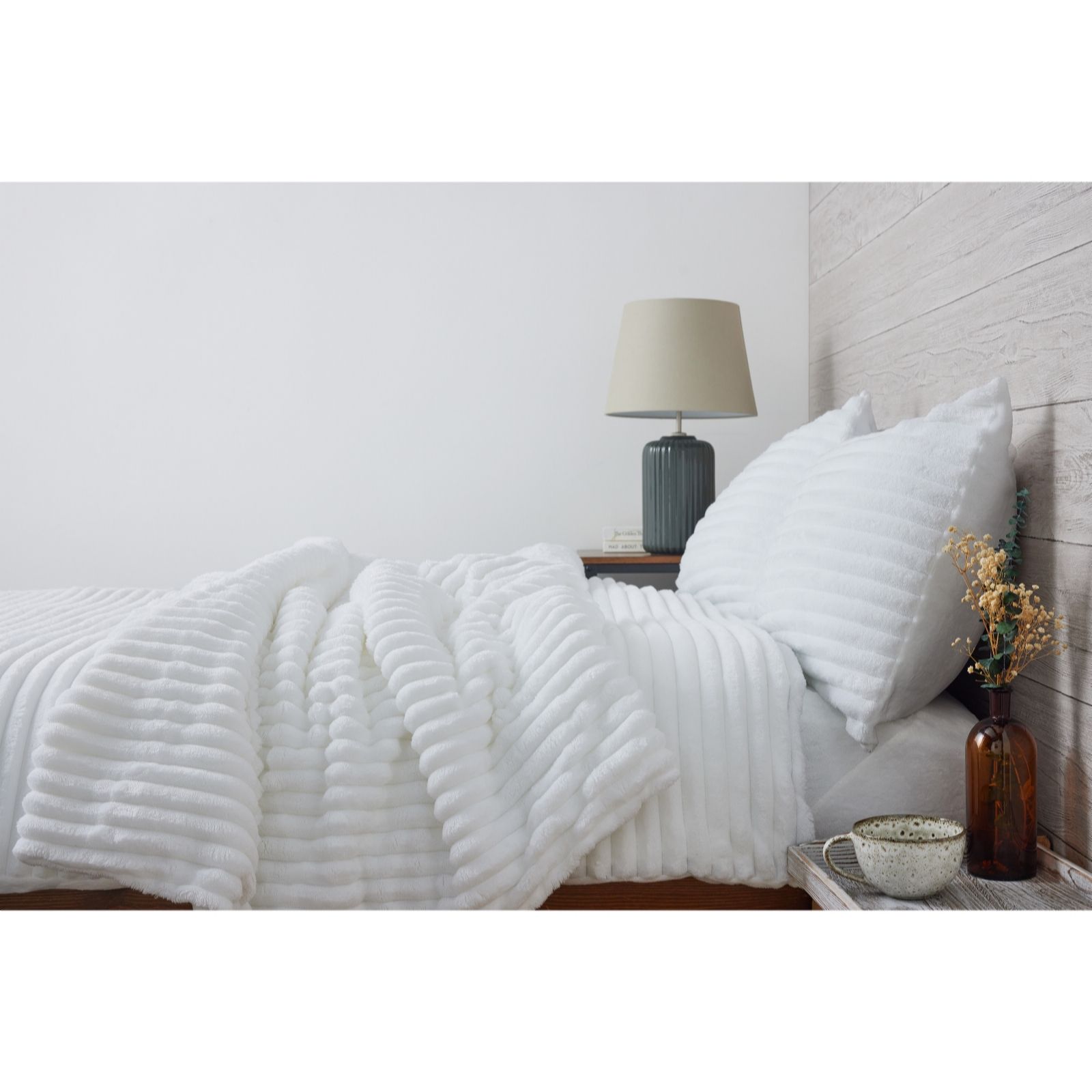 Outlet Cozee Home Ribbed Filled Cocoon Bedspread
