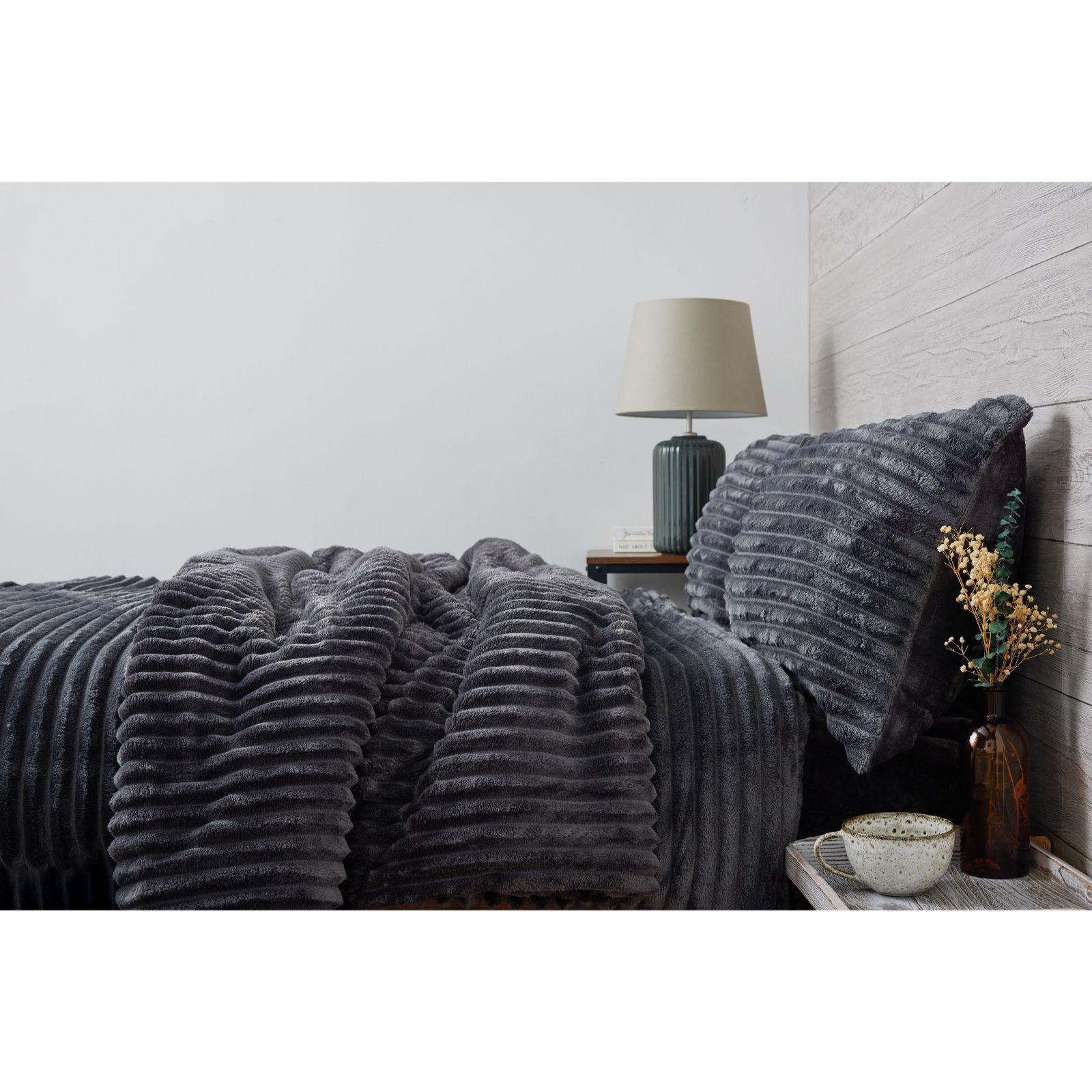 Outlet Cozee Home Ribbed Filled Cocoon Bedspread