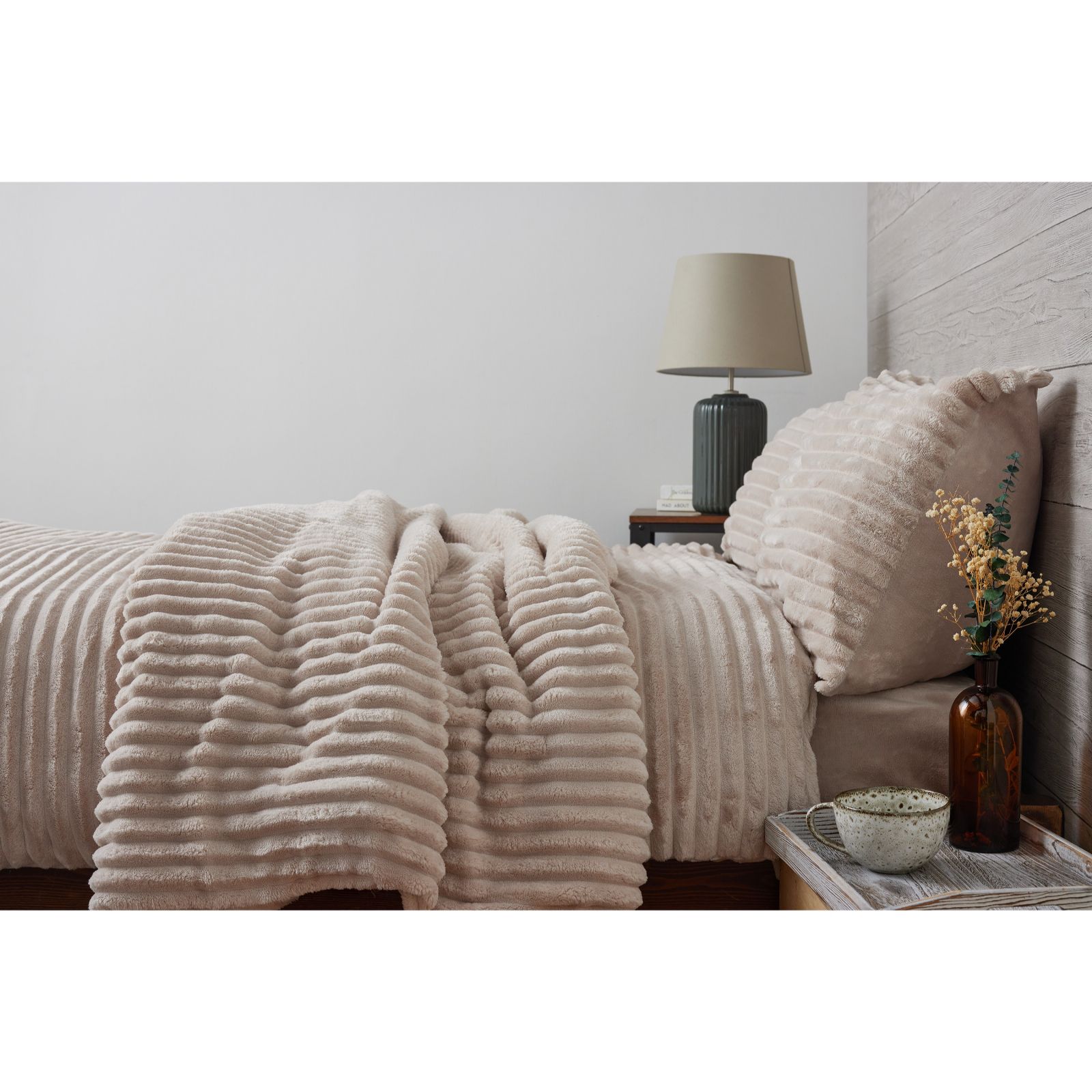 Outlet Cozee Home Ribbed Filled Cocoon Bedspread