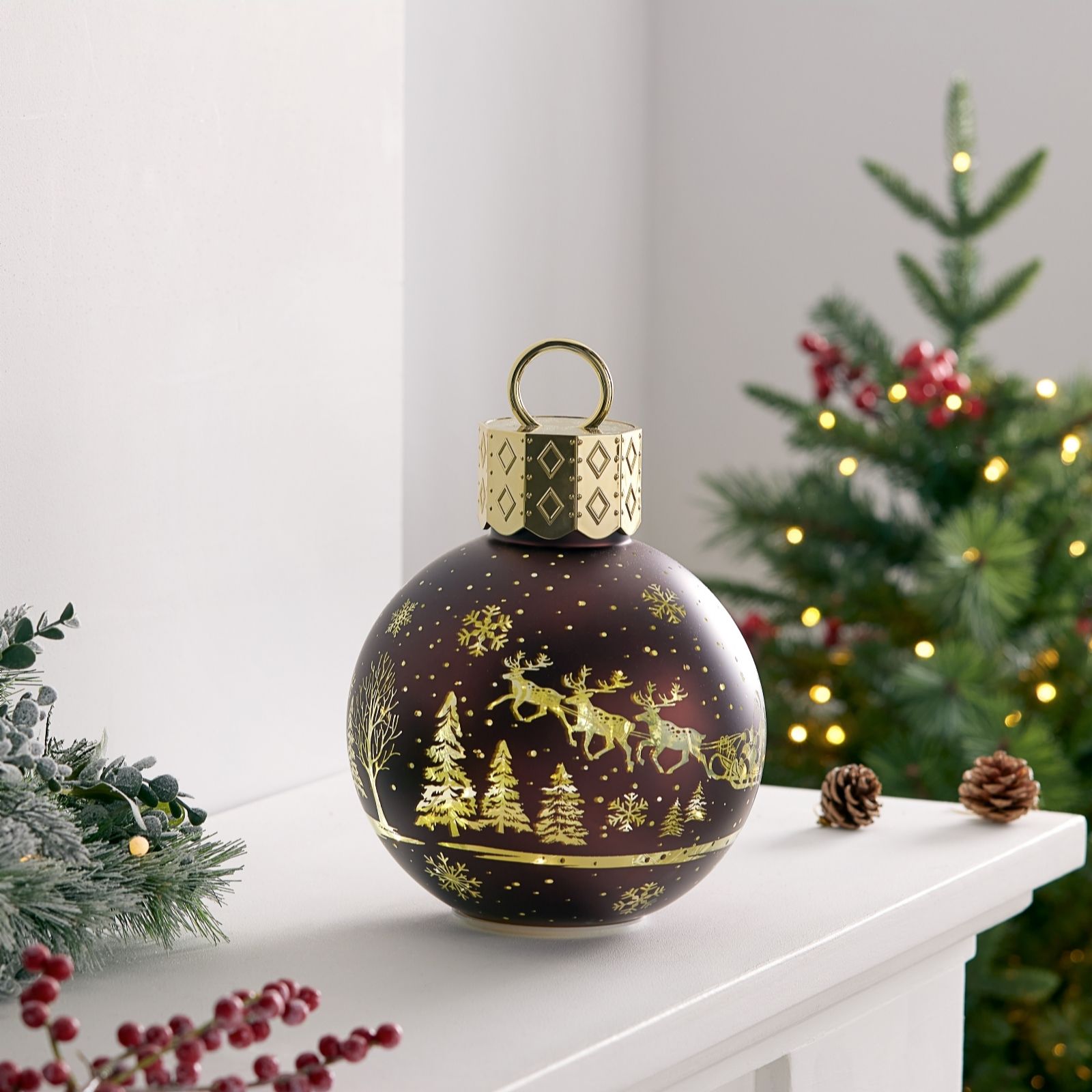 Outlet Home Stories 20cm Pre-Lit Rotating Christmas Scene Bauble