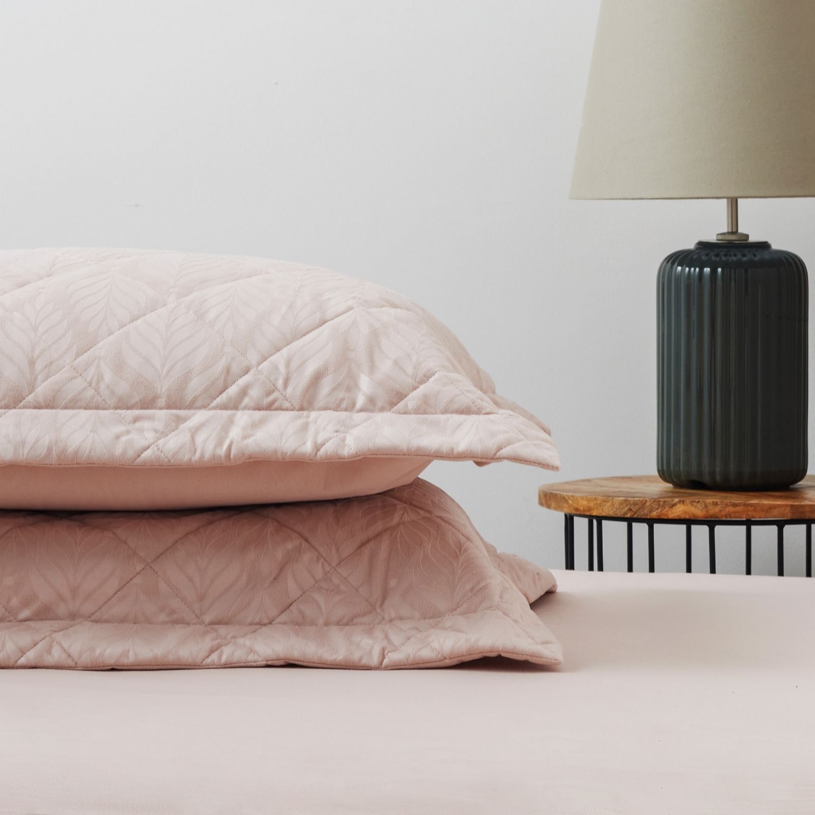 Outlet Cozee Home Embossed Set of 2 Filled Shams