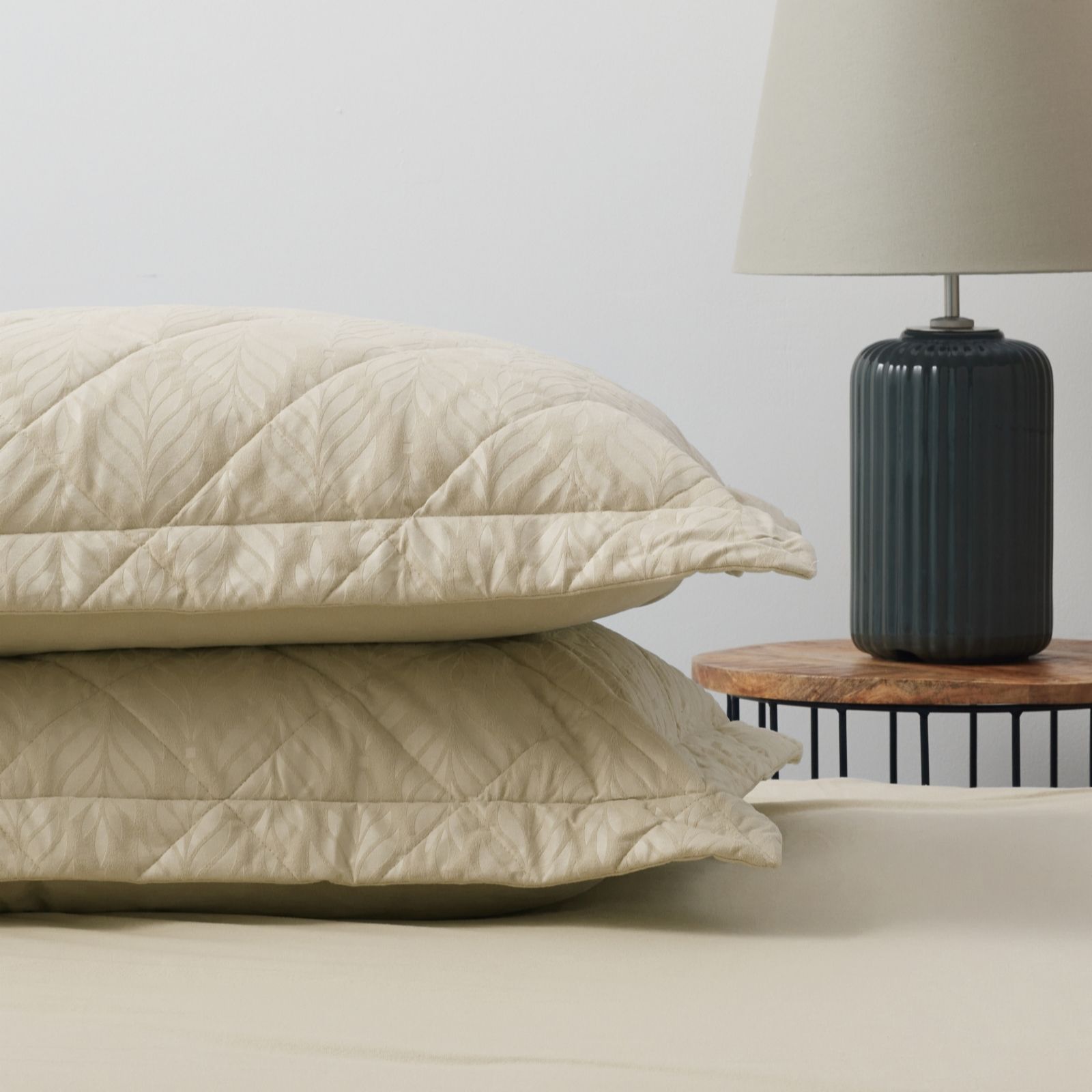 Outlet Cozee Home Embossed Set of 2 Filled Shams