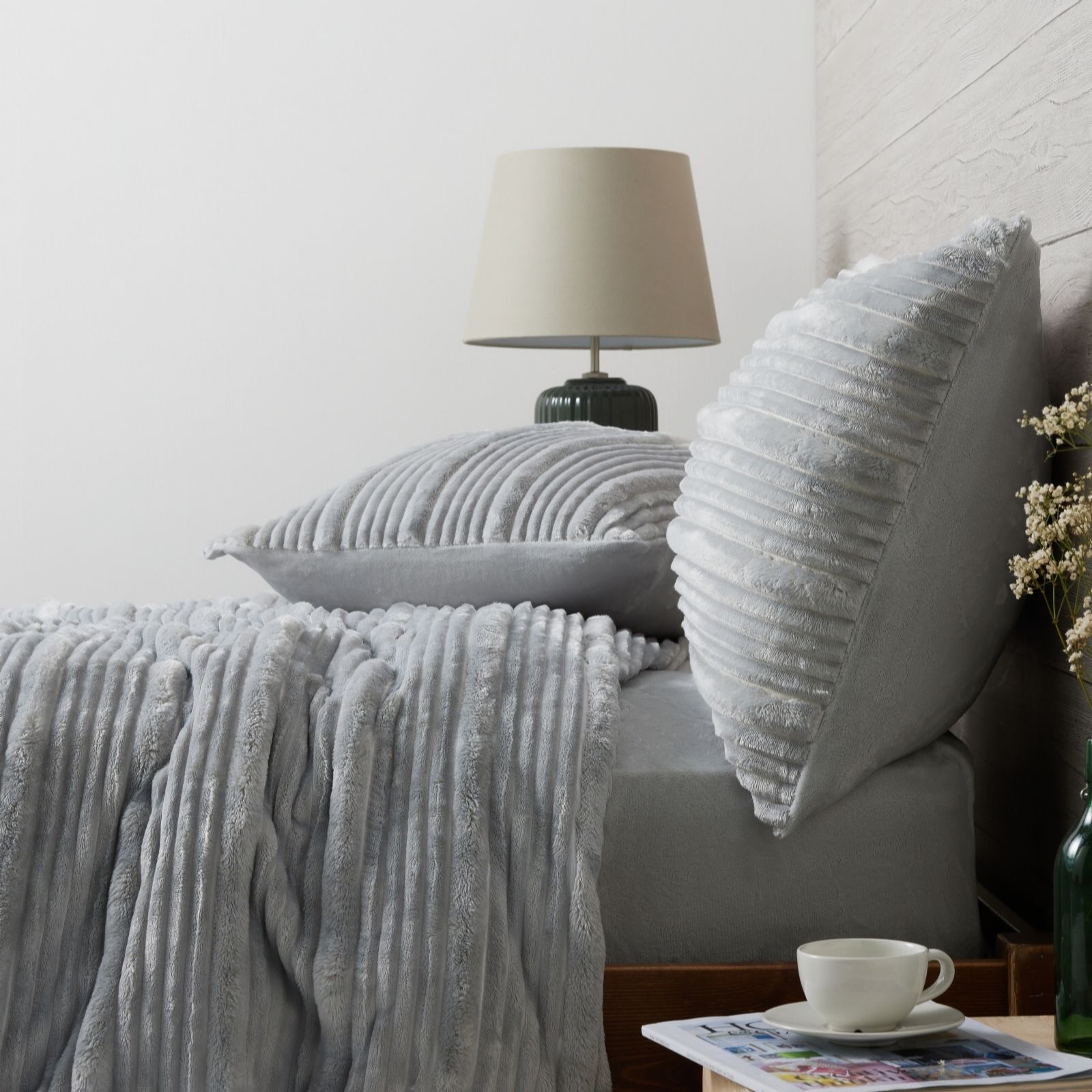 Outlet Cozee Home Large Dobby Striped Velvetsoft 4 Piece Duvet Set