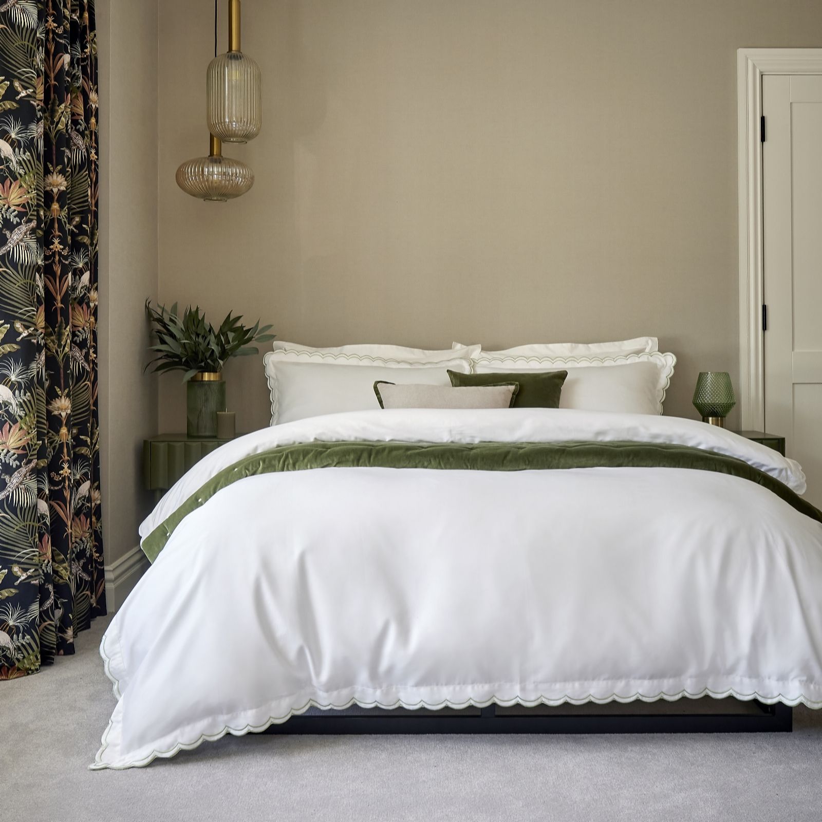 Christy 100% Cotton Sateen 3 Piece Duvet Set with Scallop Edge