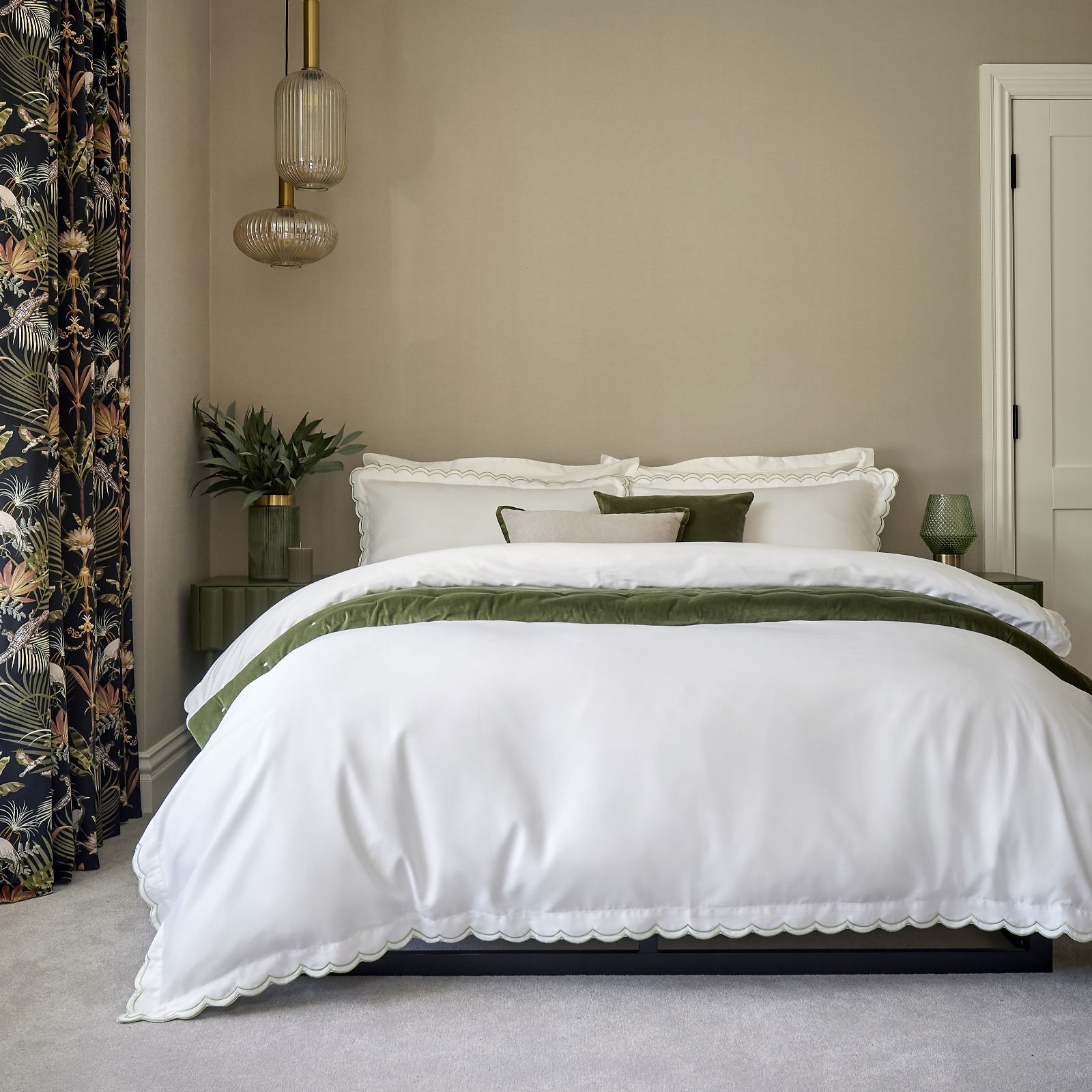 Christy 100% Cotton Sateen 3 Piece Duvet Set with Scallop Edge