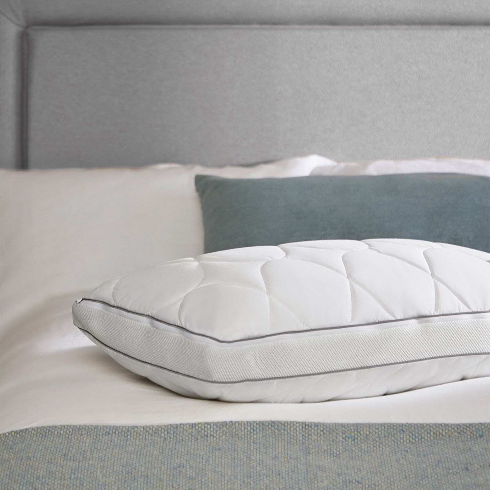 Sealy Airflow Memory Foam Pillow - QVC UK