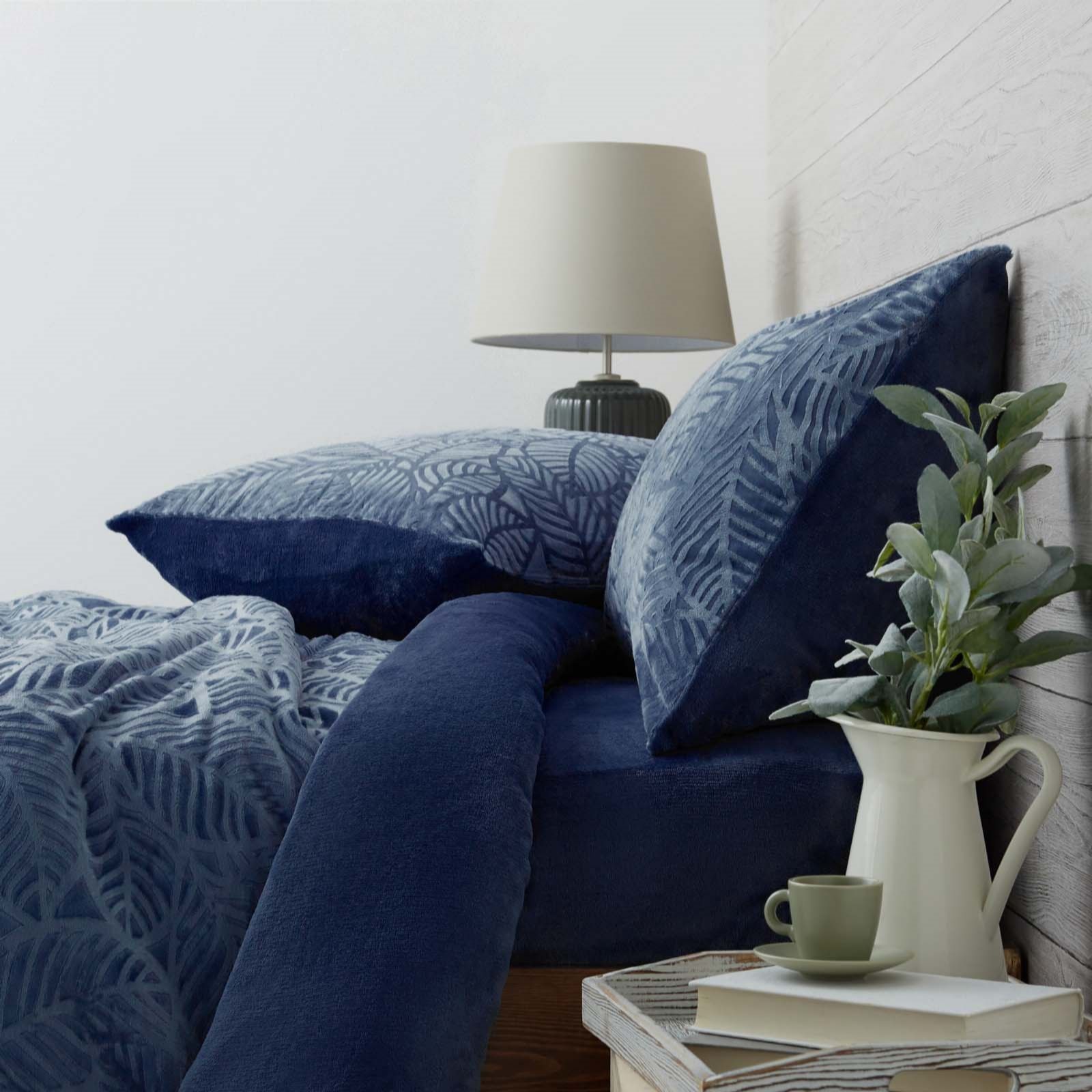 Cozee Home Leaf Tufted Velvetsoft 4 Piece Duvet Set