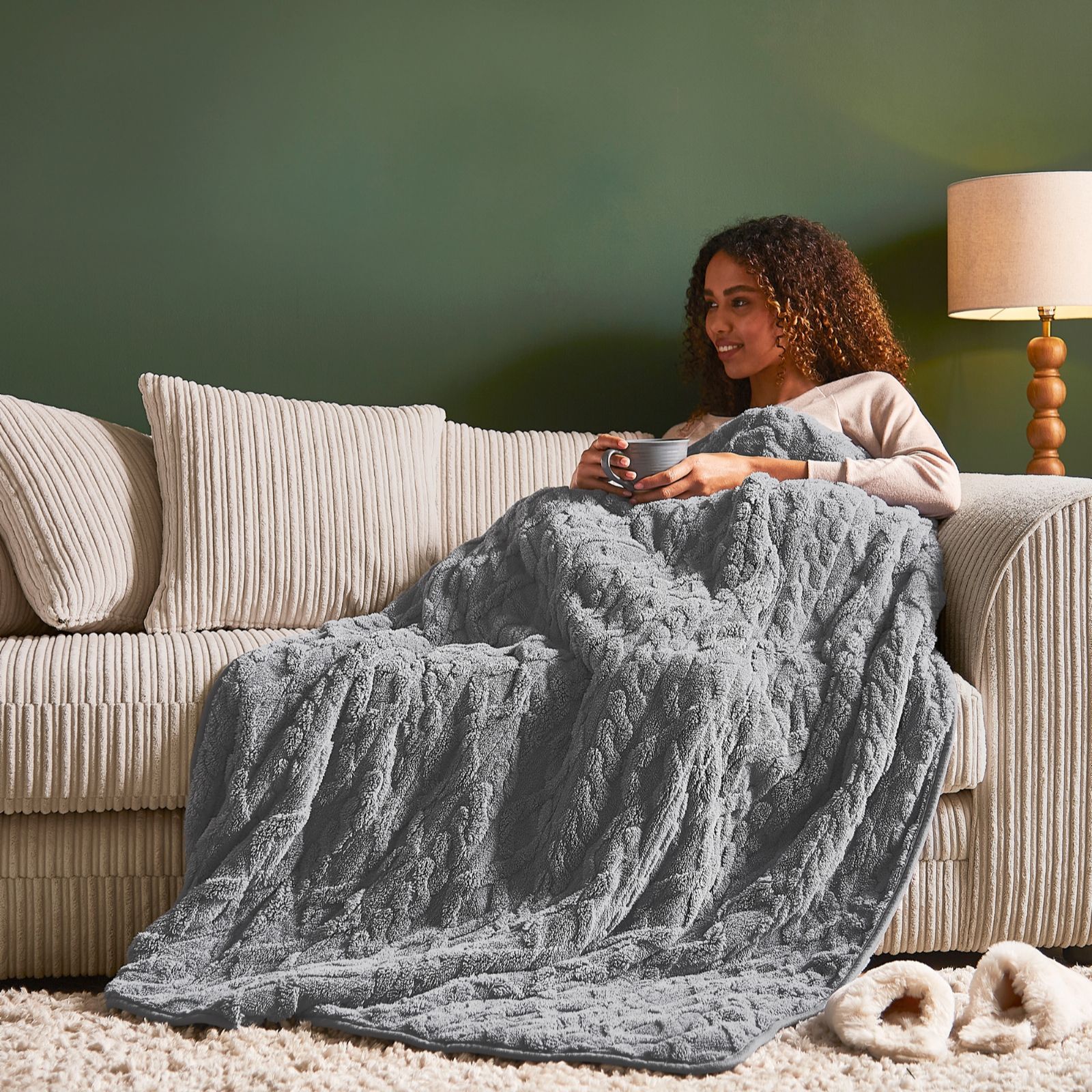 Silentnight Cable Knit Embossed Fleece Heated Throw with 9 Heat Settings