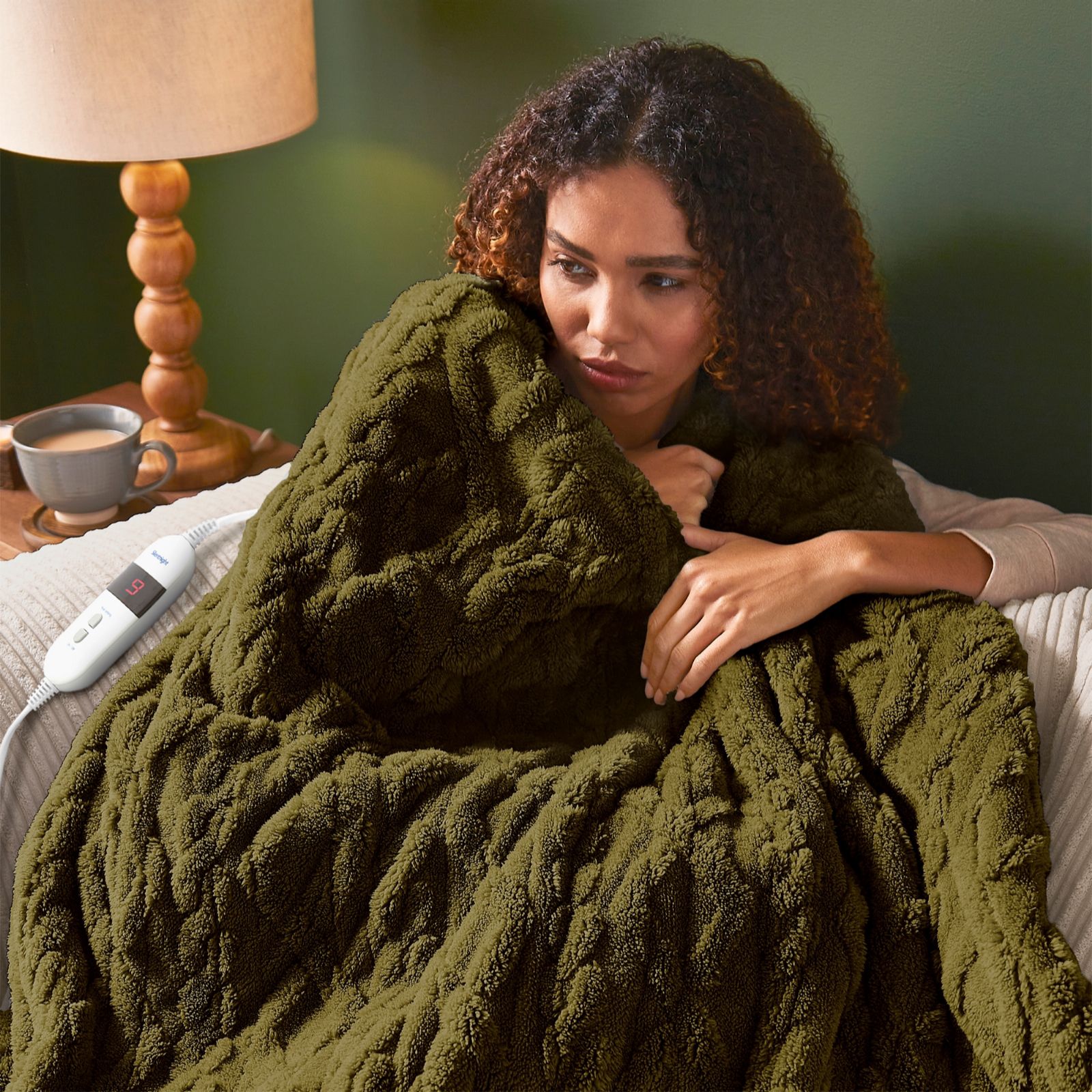 Silentnight Cable Knit Embossed Fleece Heated Throw with 9 Heat Settings