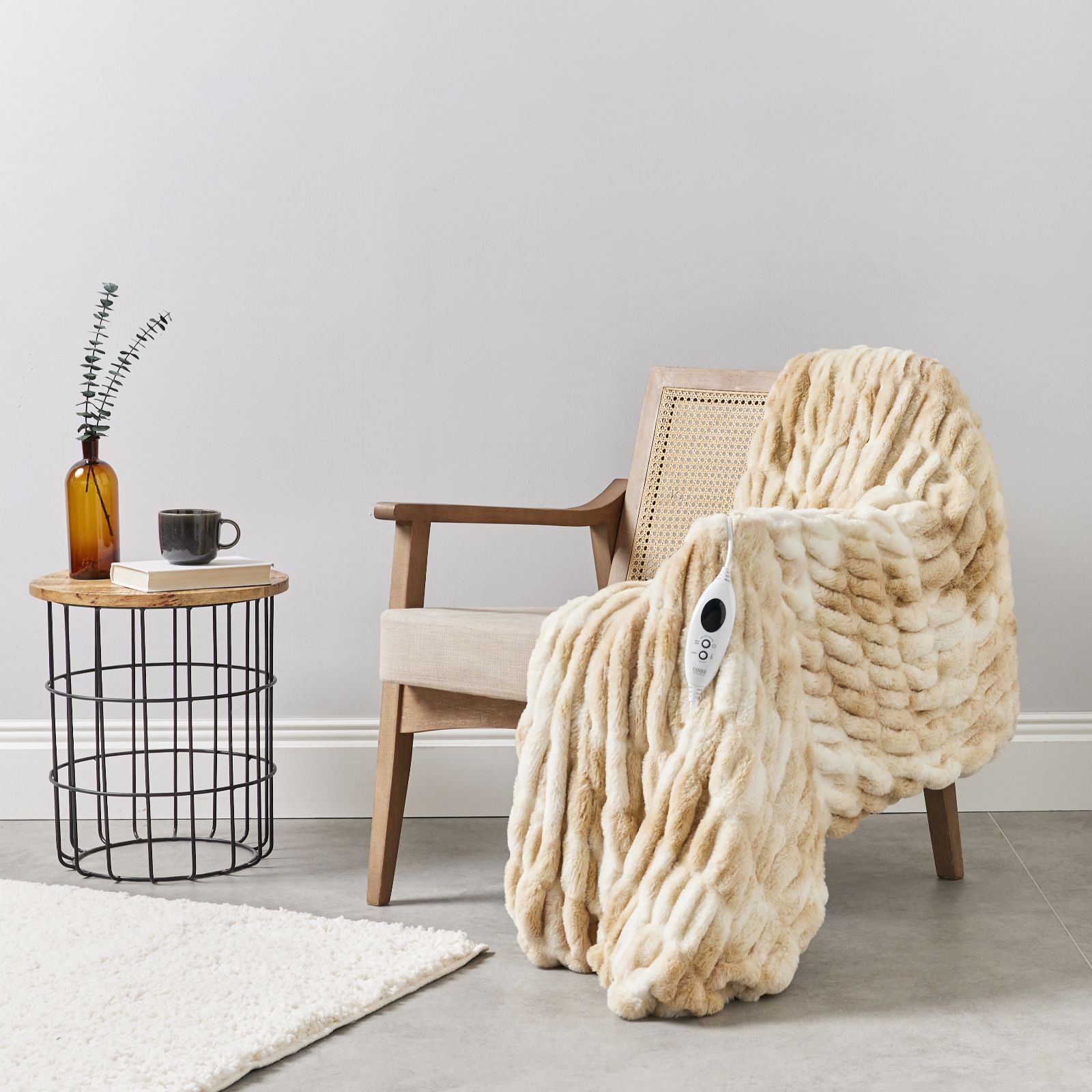 Cozee Home Ruched Faux Fur and Velvetsoft Heated Throw with 9 Heat Settings