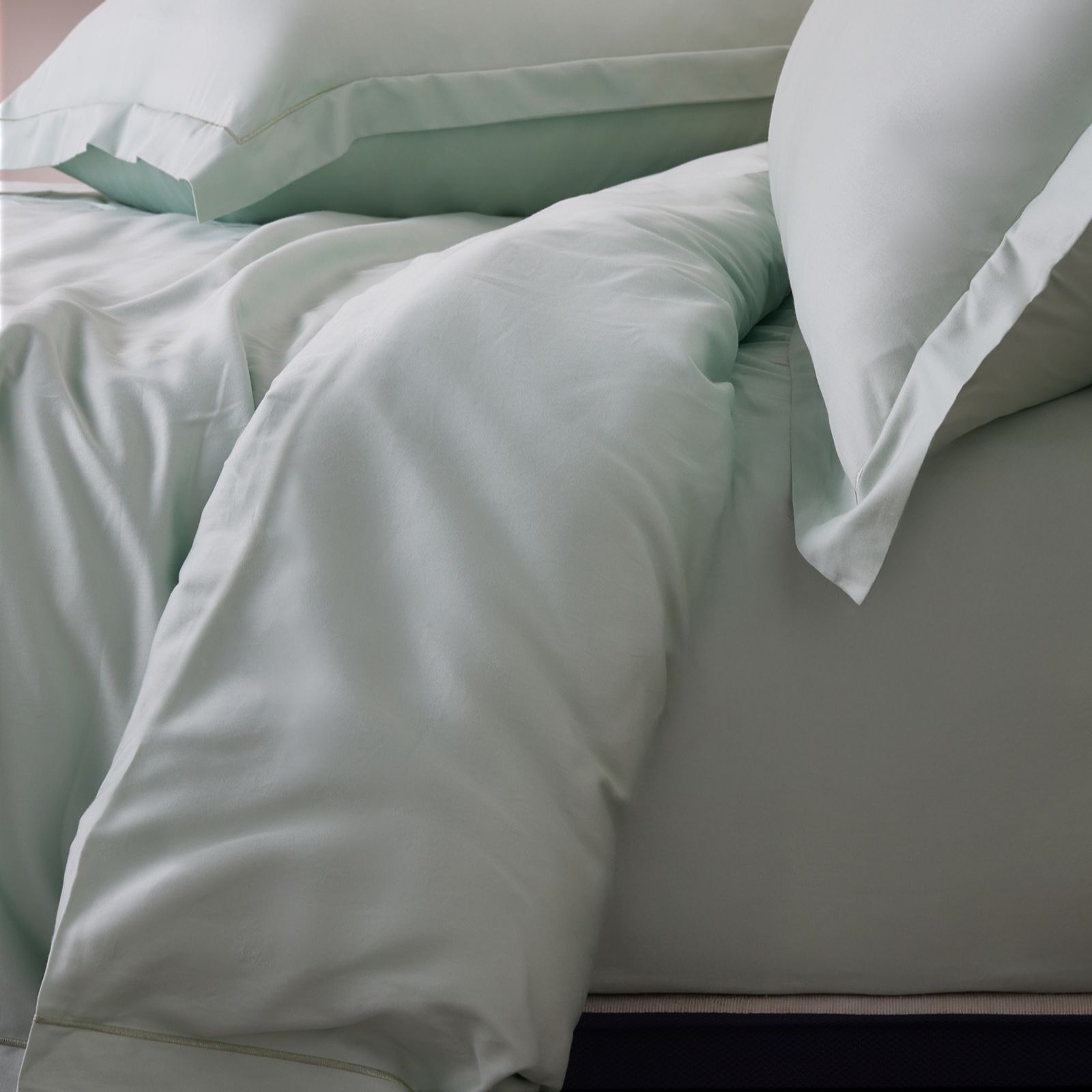 NorthenNights 300TC  HygroCotton(r) Duvet Cover EmbroideryDetail