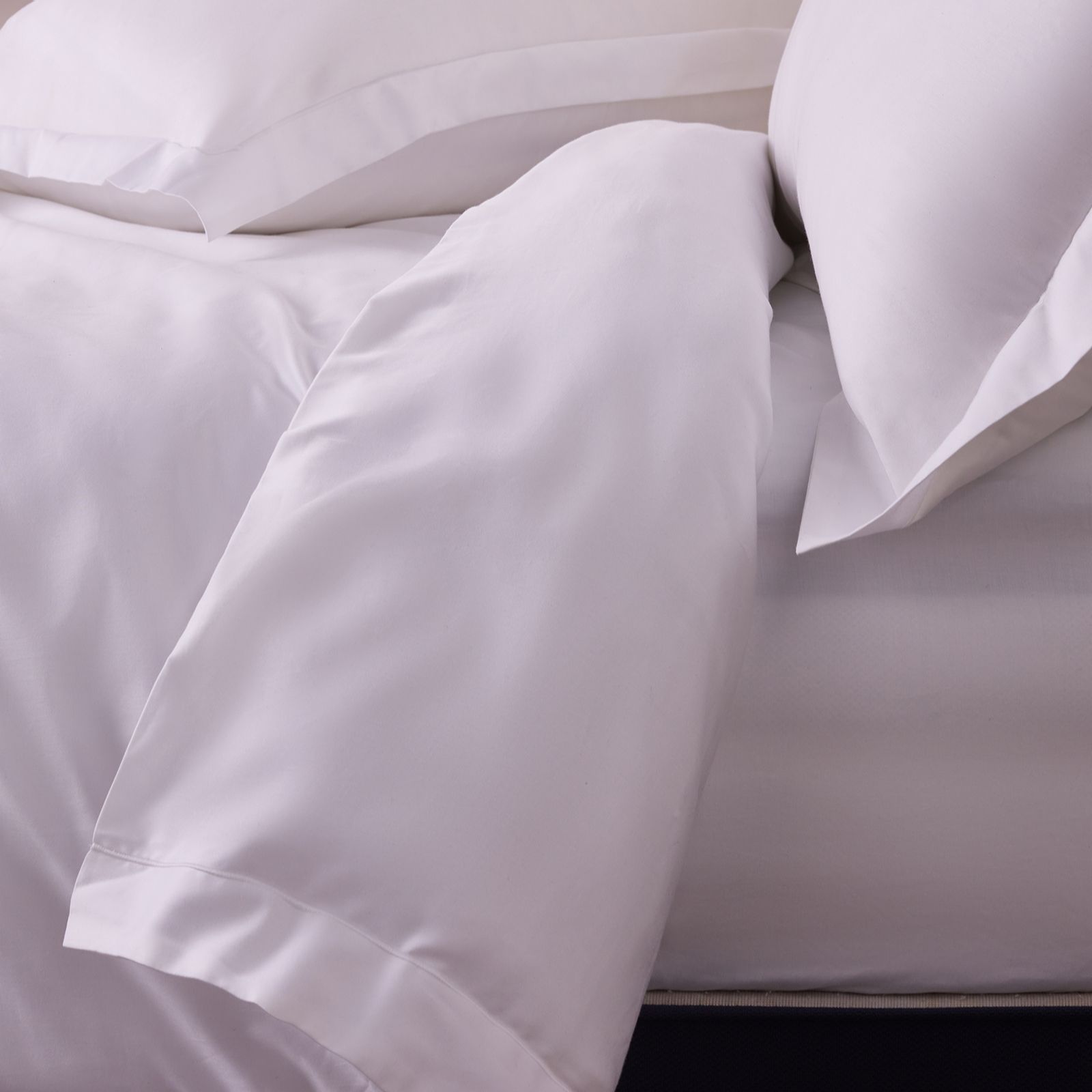 NorthenNights 300TC  HygroCotton(r) Duvet Cover EmbroideryDetail