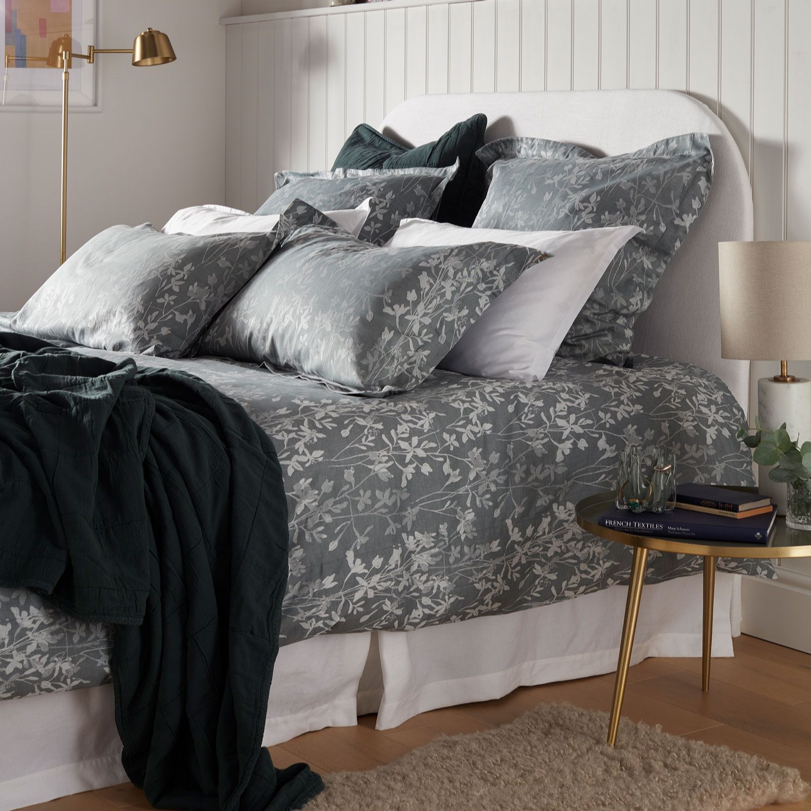Secret Linen Store Florence Jacquard 4 Piece Duvet Set