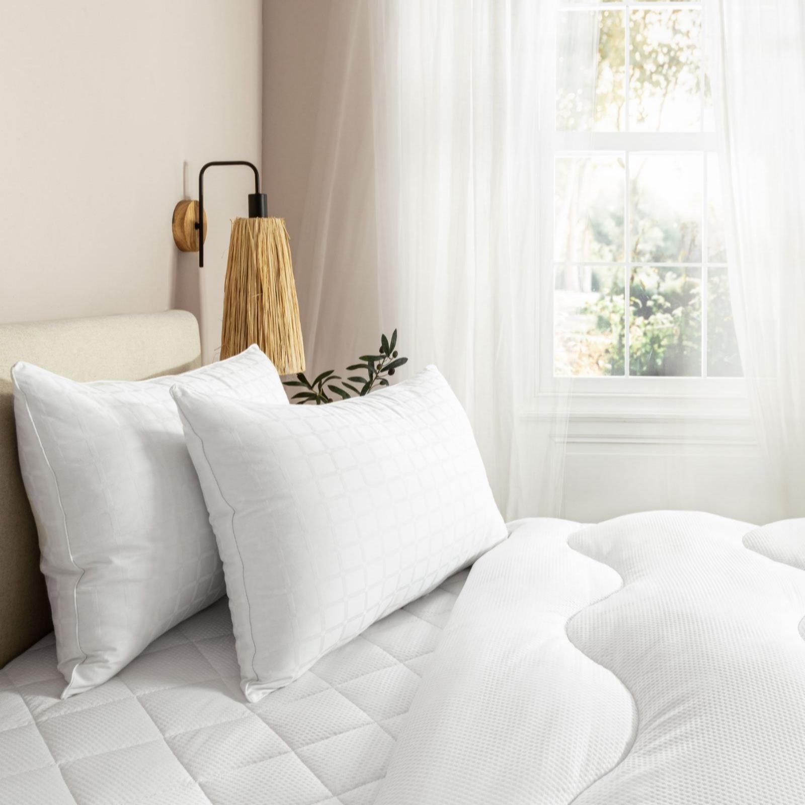 The Fine Bedding Company Breathe Pillow