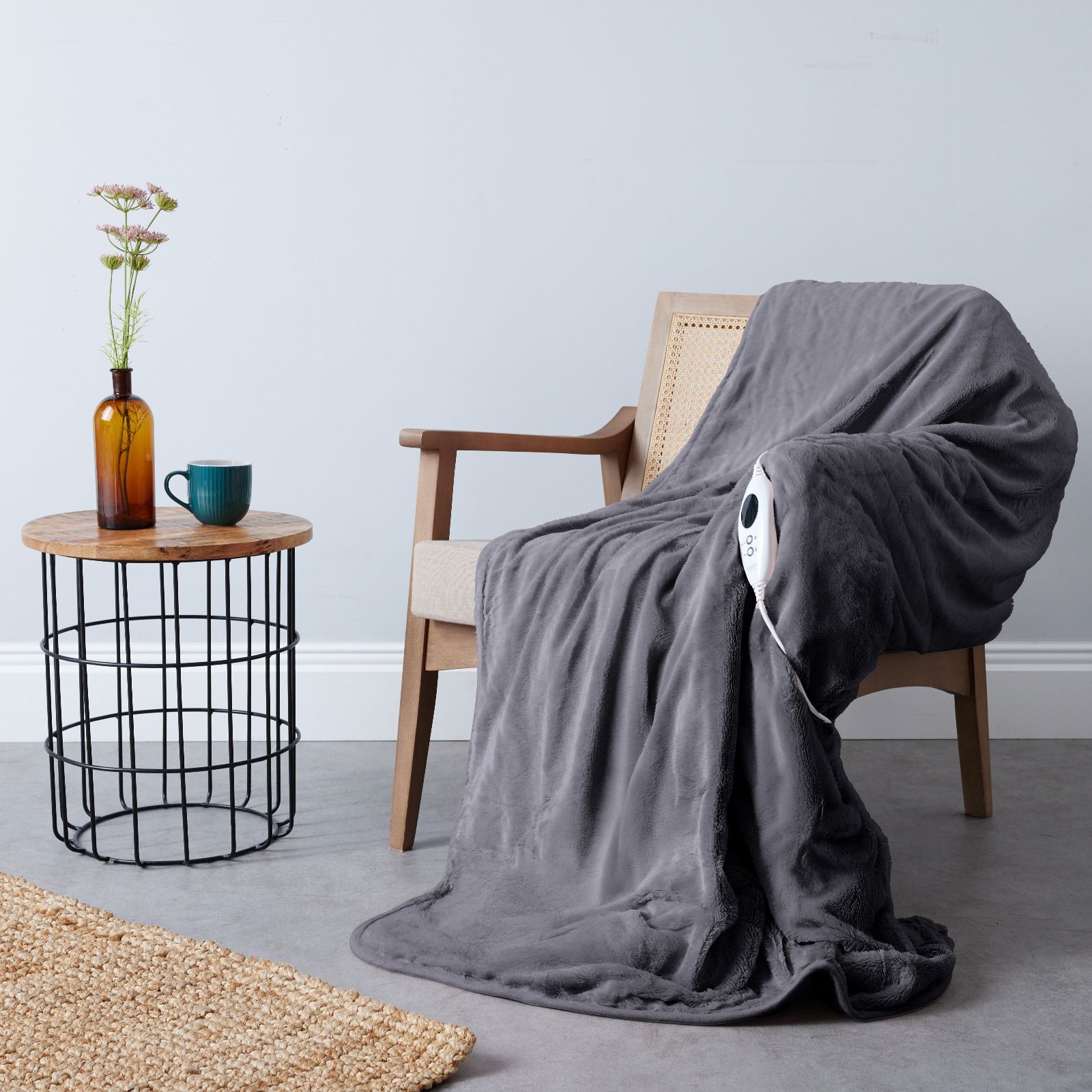 Cozee Home Family Sized Faux Fur & Velvetsoft HeatedThrow w/ 9 Heat Settings